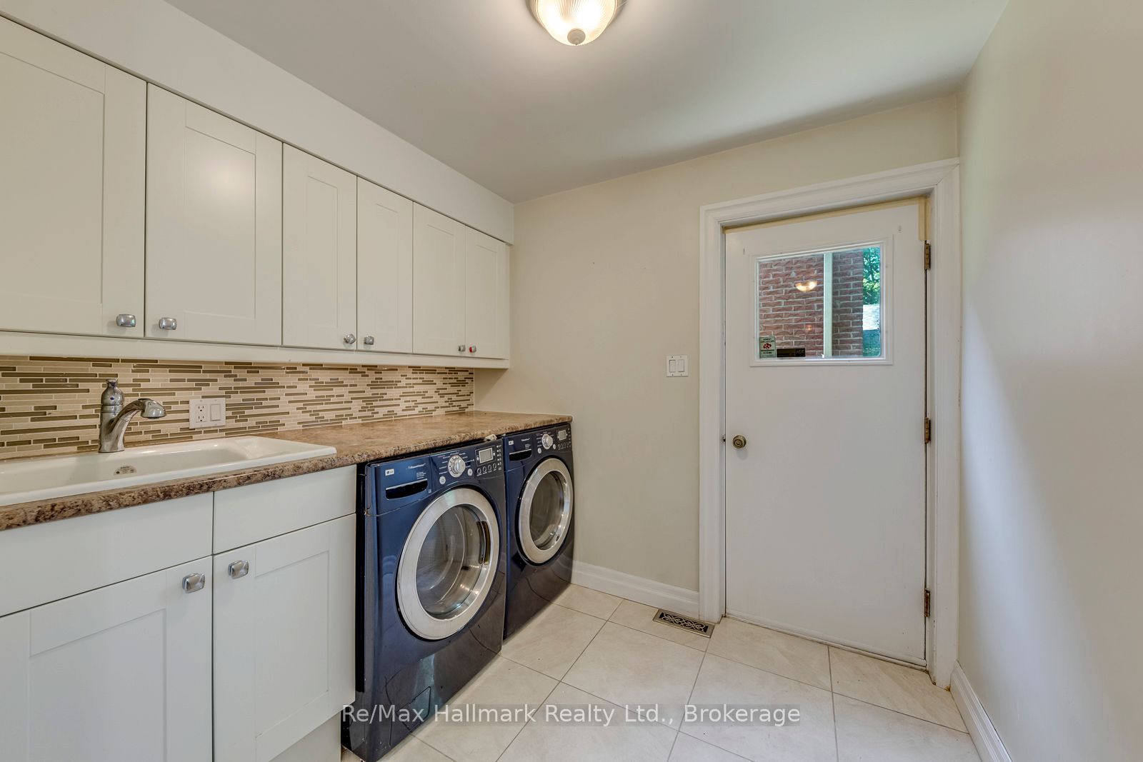 2251 Bennington Gate Property Photo 24