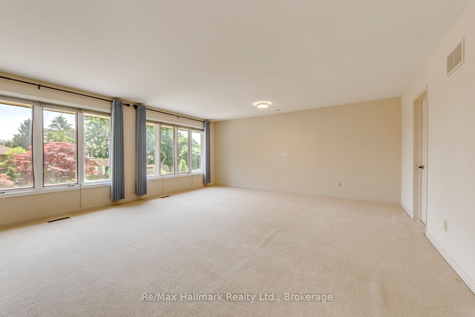 2251 Bennington Gate Property Photo 26