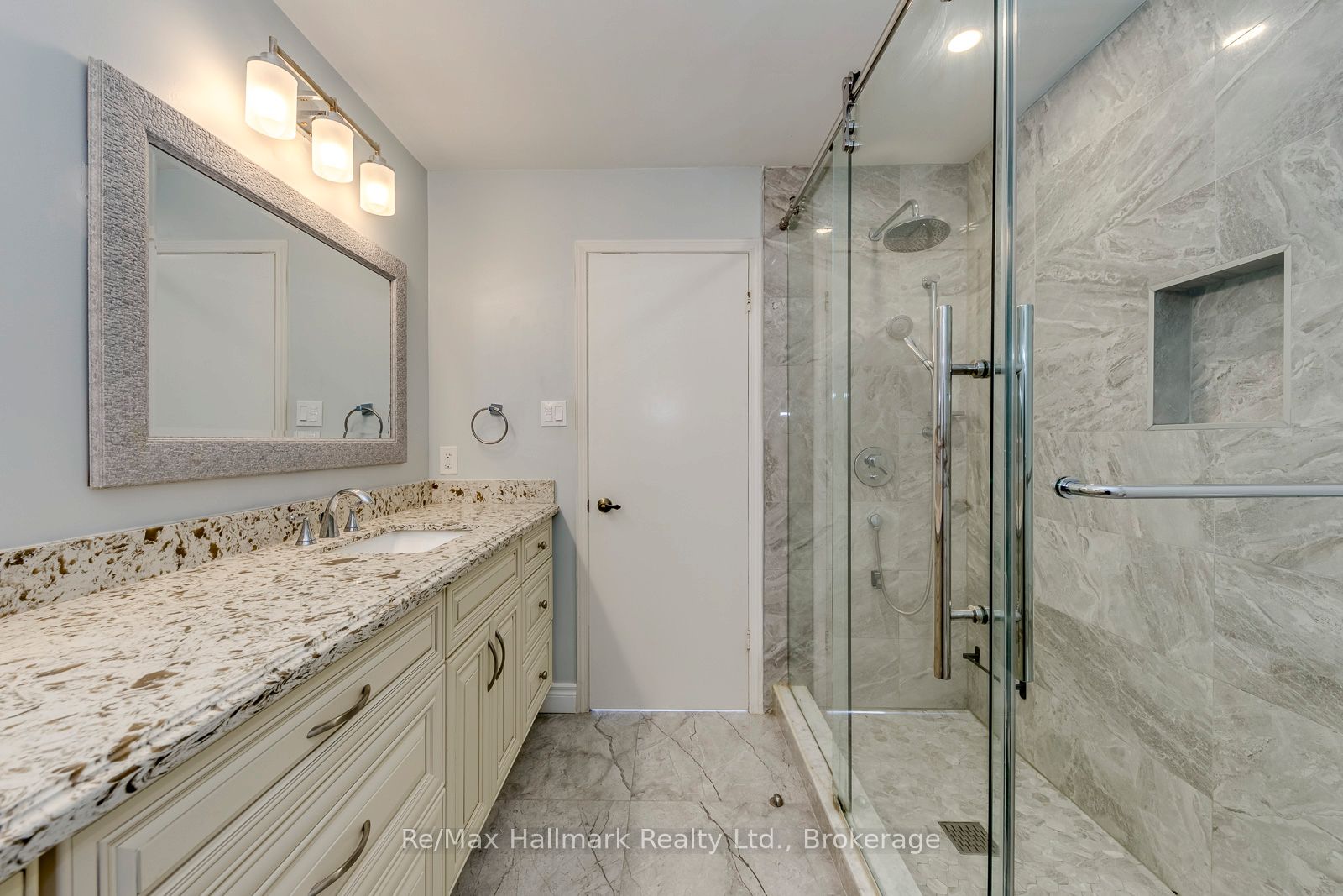 2251 Bennington Gate Property Photo 39