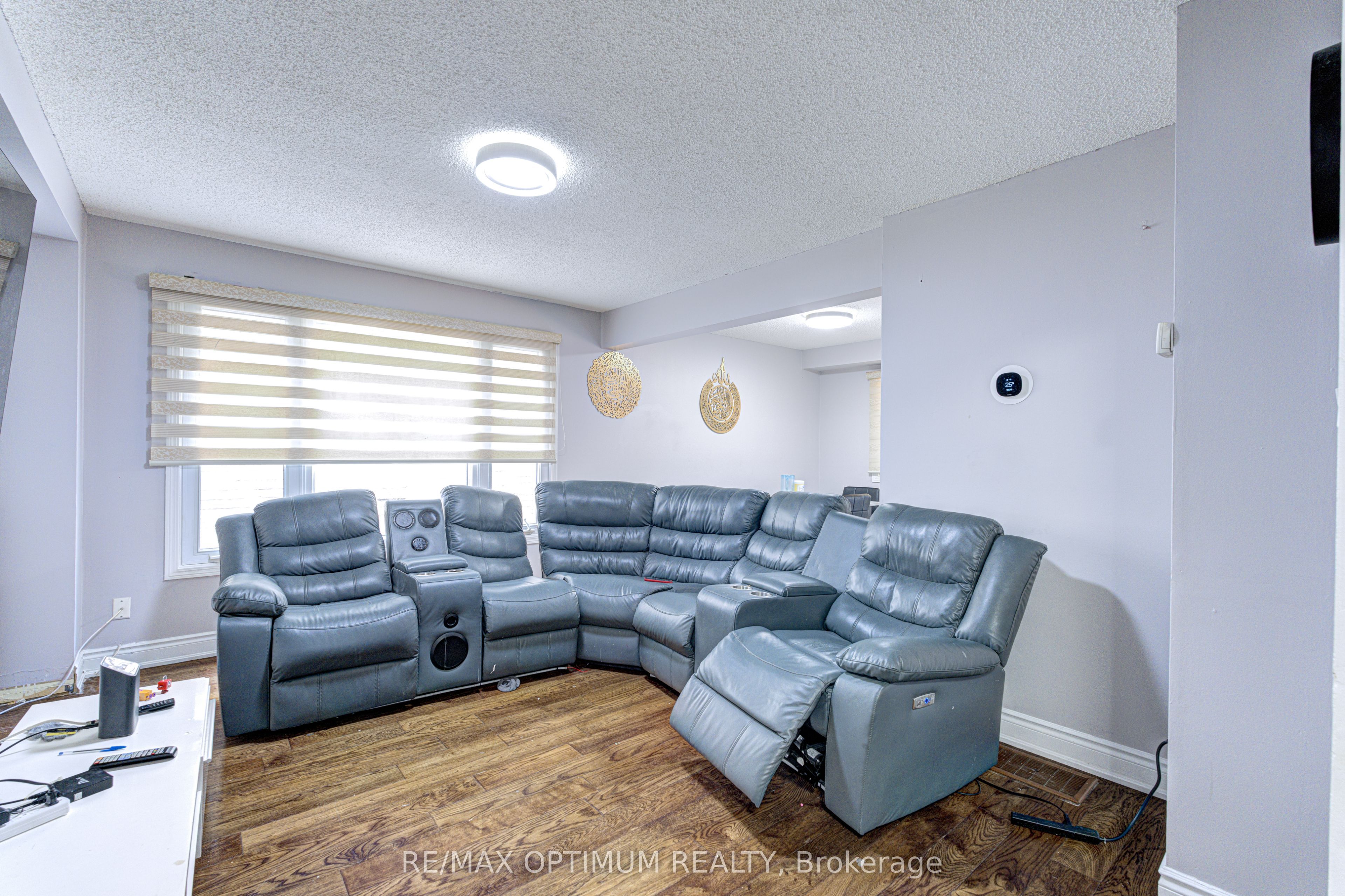 5 Roehampton Crescent Property Photo 2