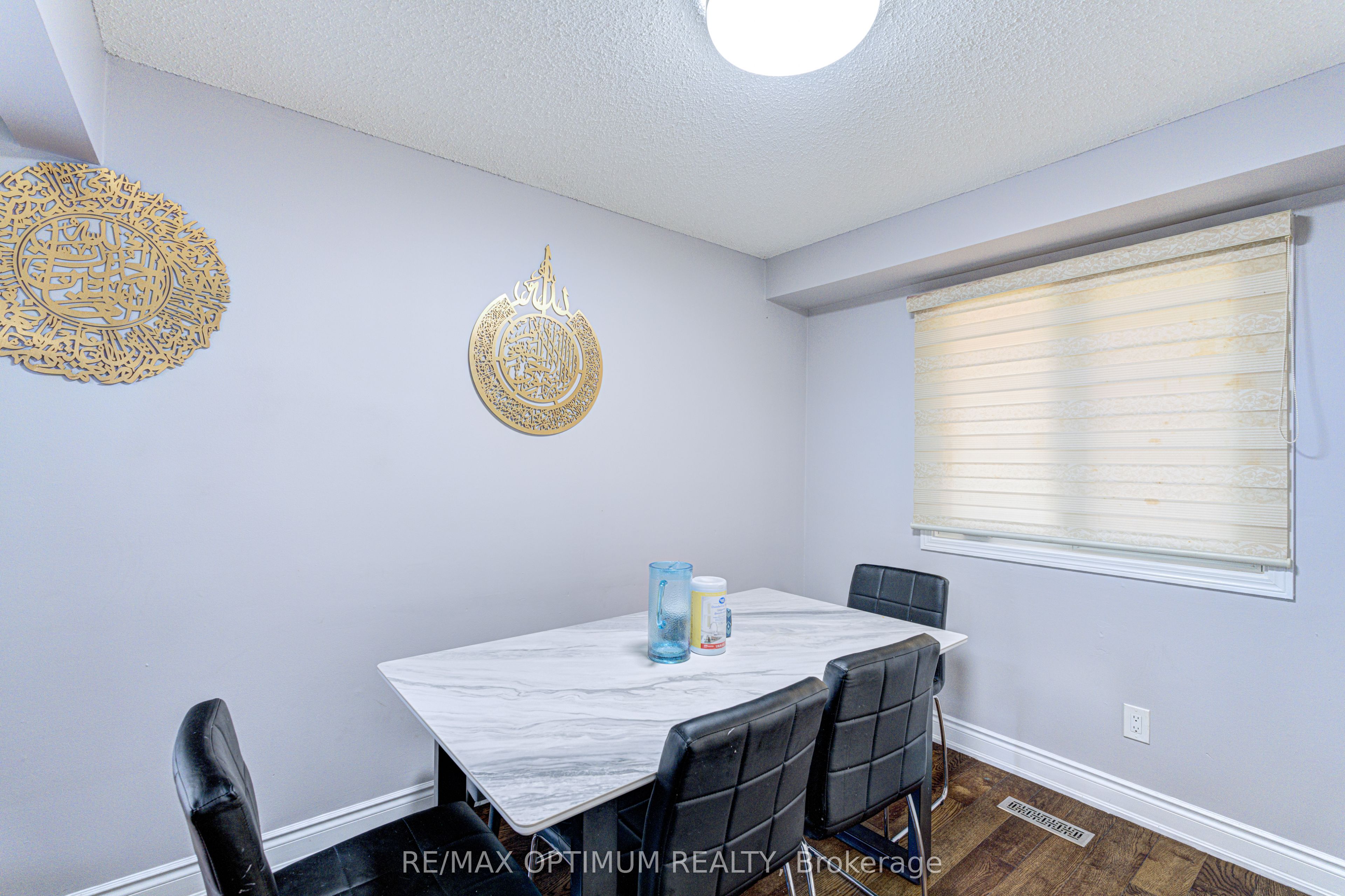 5 Roehampton Crescent Property Photo 4
