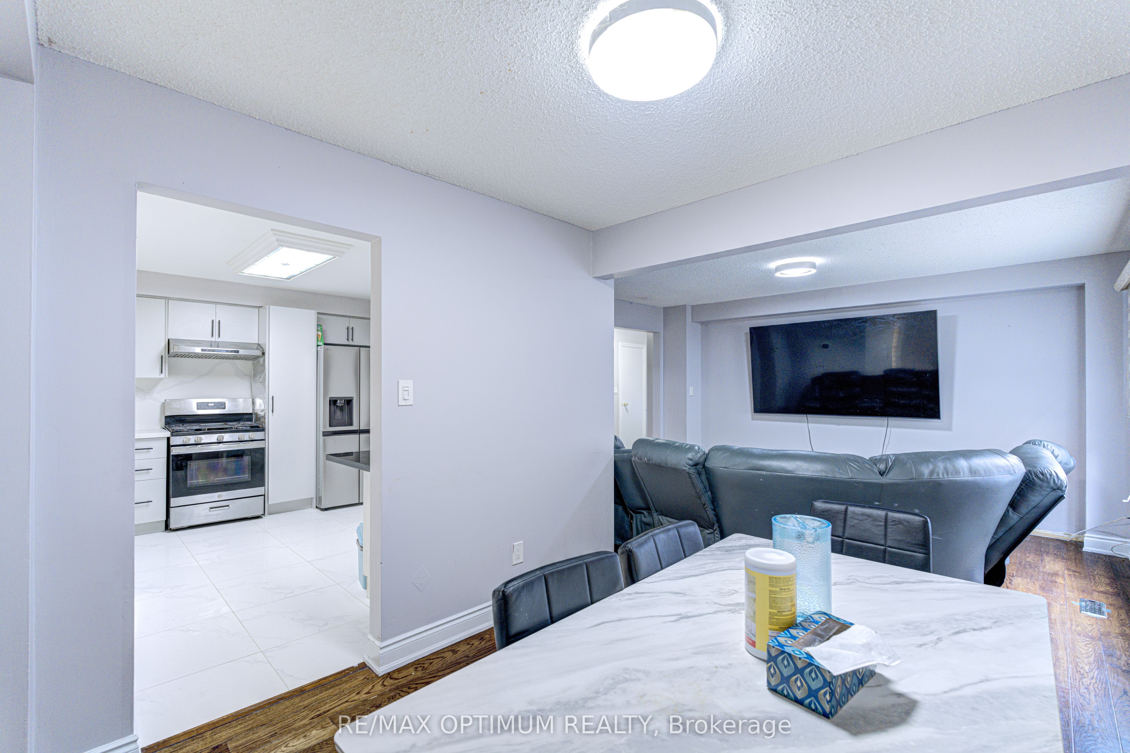 5 Roehampton Crescent Property Photo 6