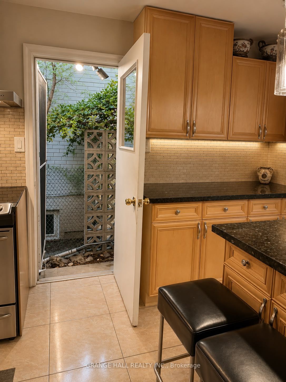 210 Lloyd Manor Road Property Photo 11