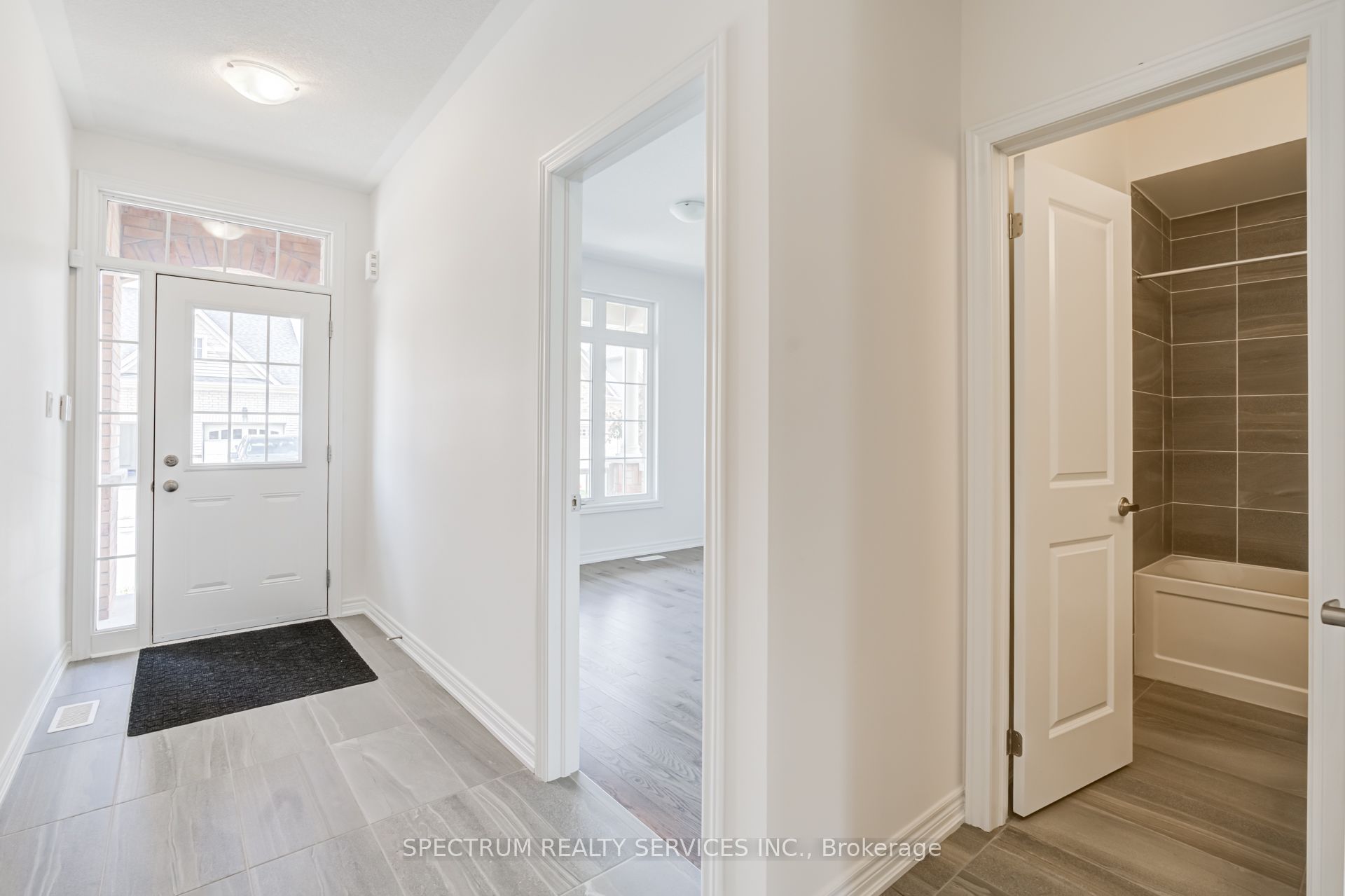 8 Abelia Street Property Photo 10