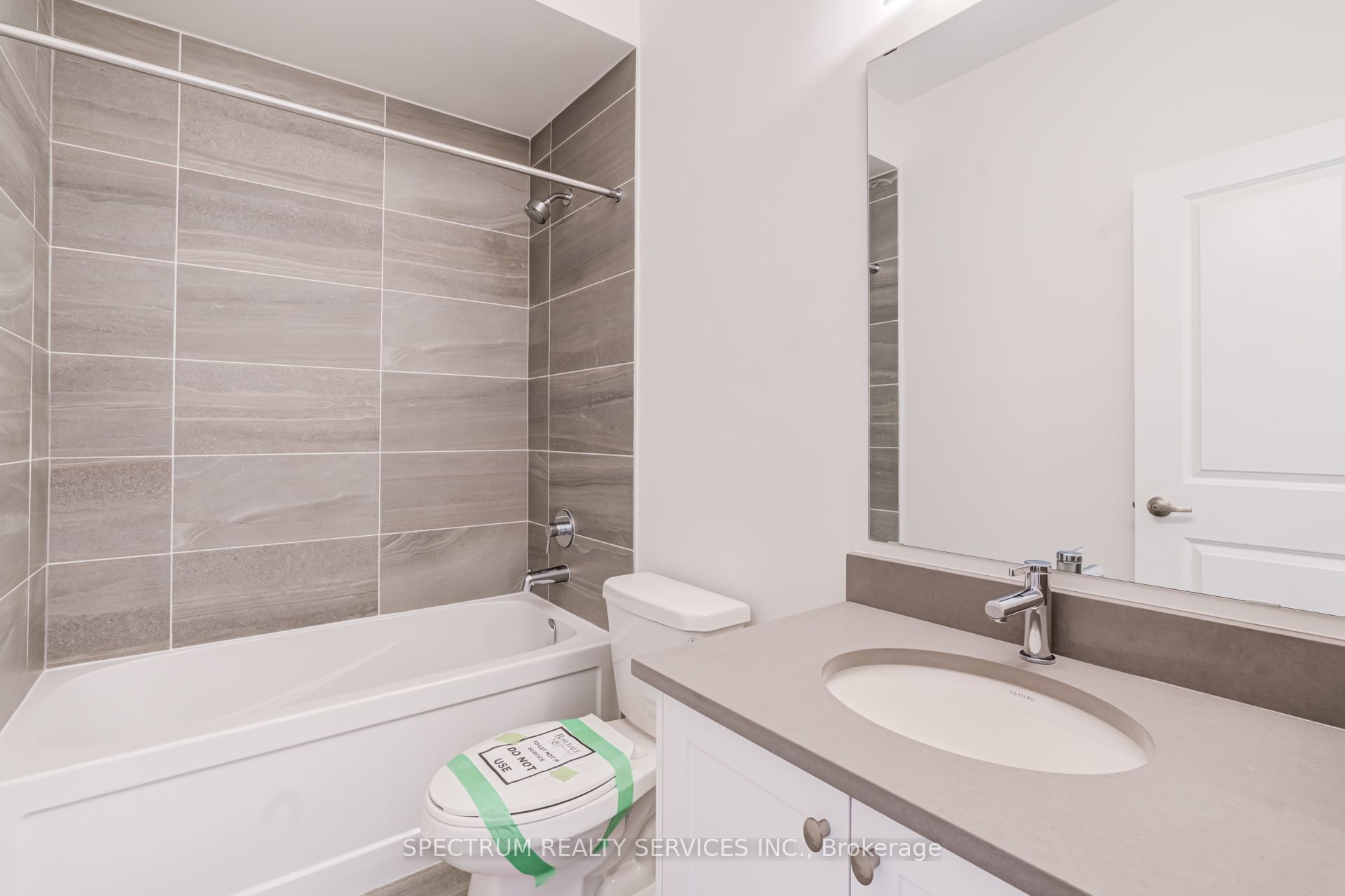 8 Abelia Street Property Photo 14