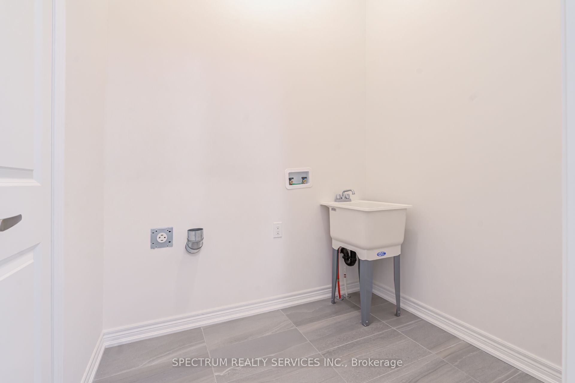 8 Abelia Street Property Photo 39