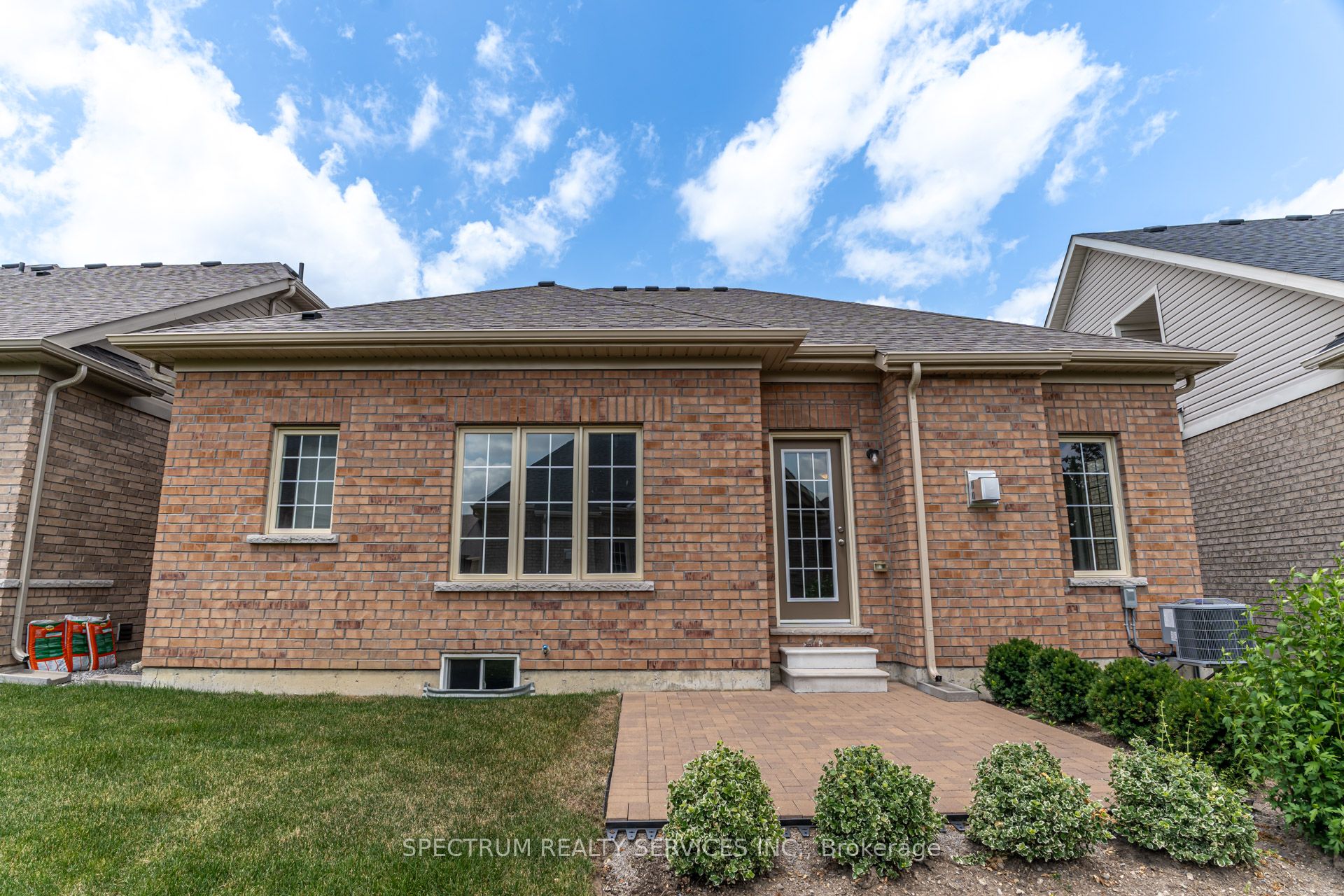 8 Abelia Street Property Photo 45