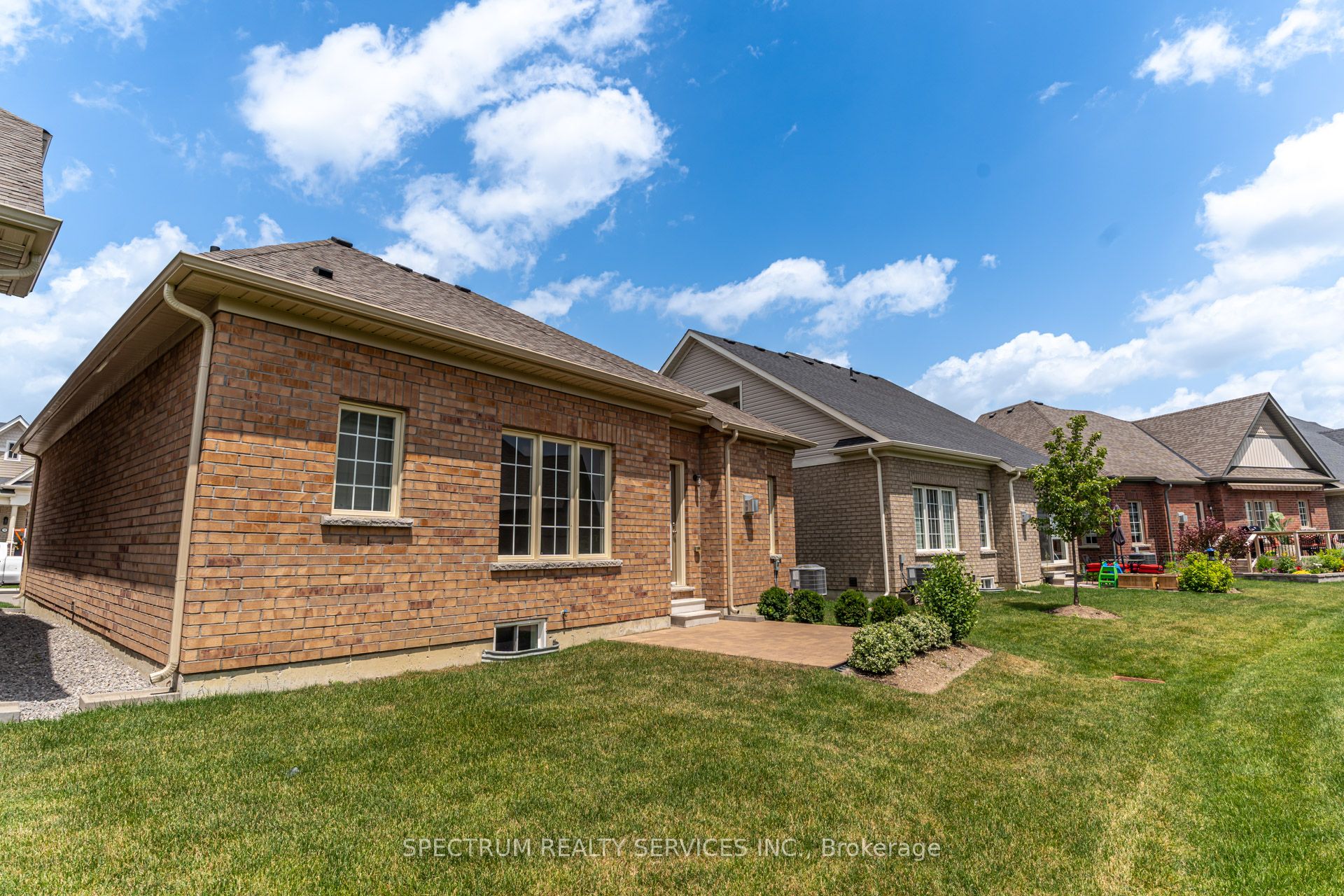 8 Abelia Street Property Photo 47
