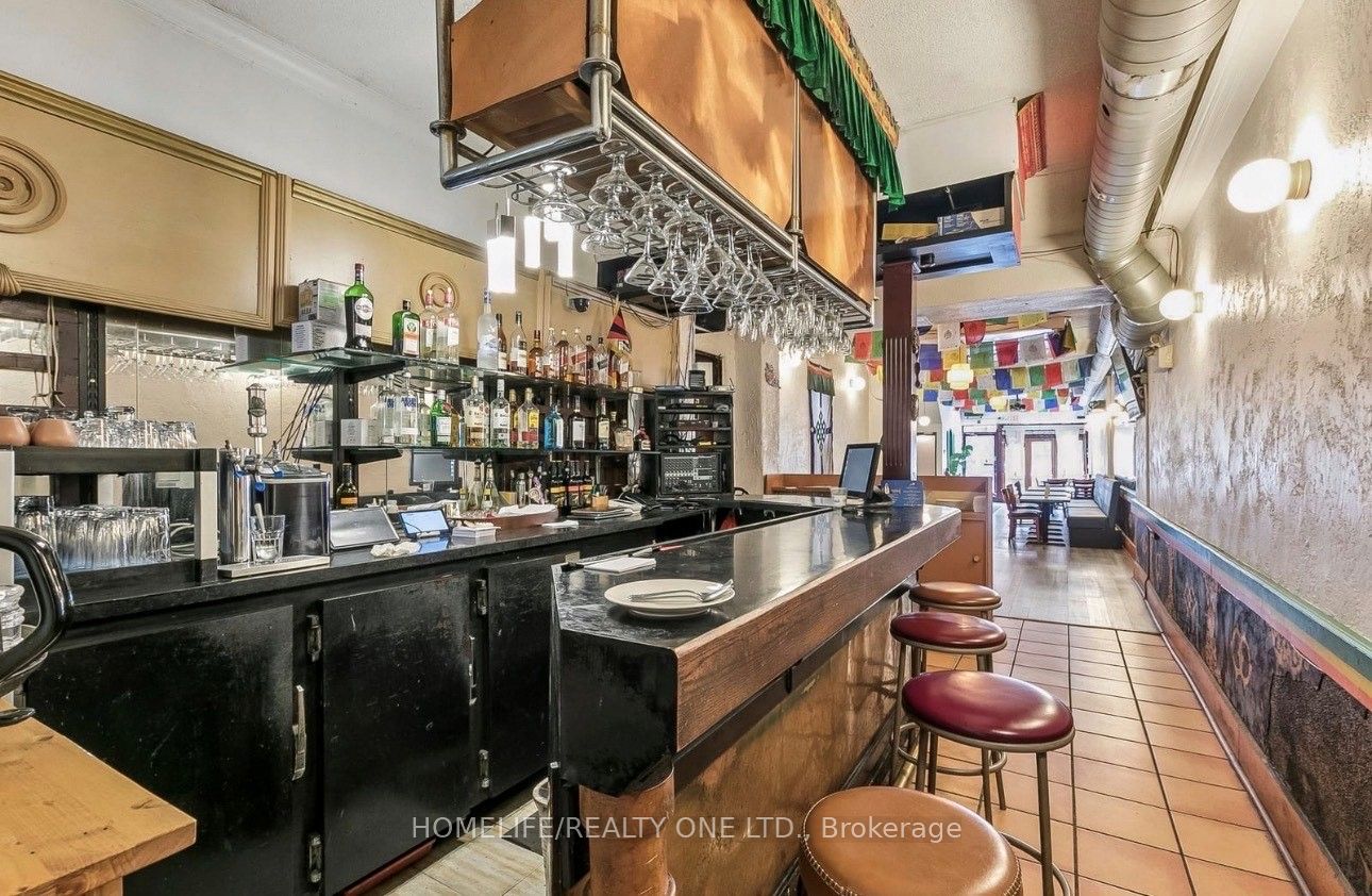 1600 Queen Street W Property Photo 10