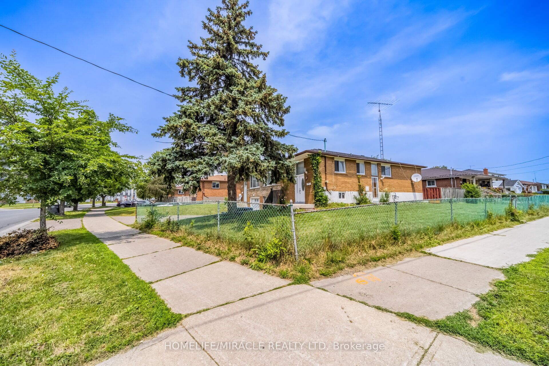 7187 Darcel Avenue Property Photo 3