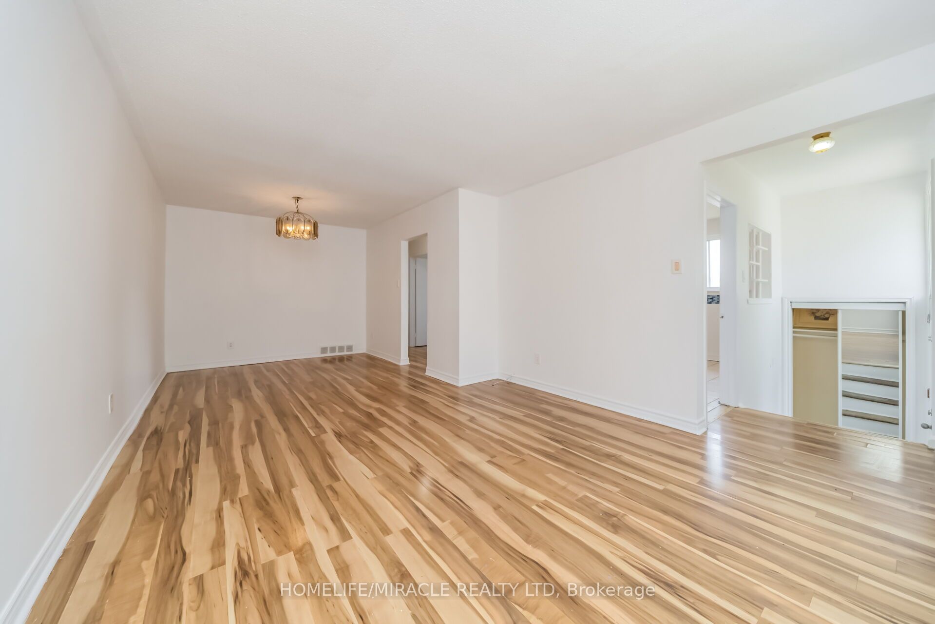 7187 Darcel Avenue Property Photo 11