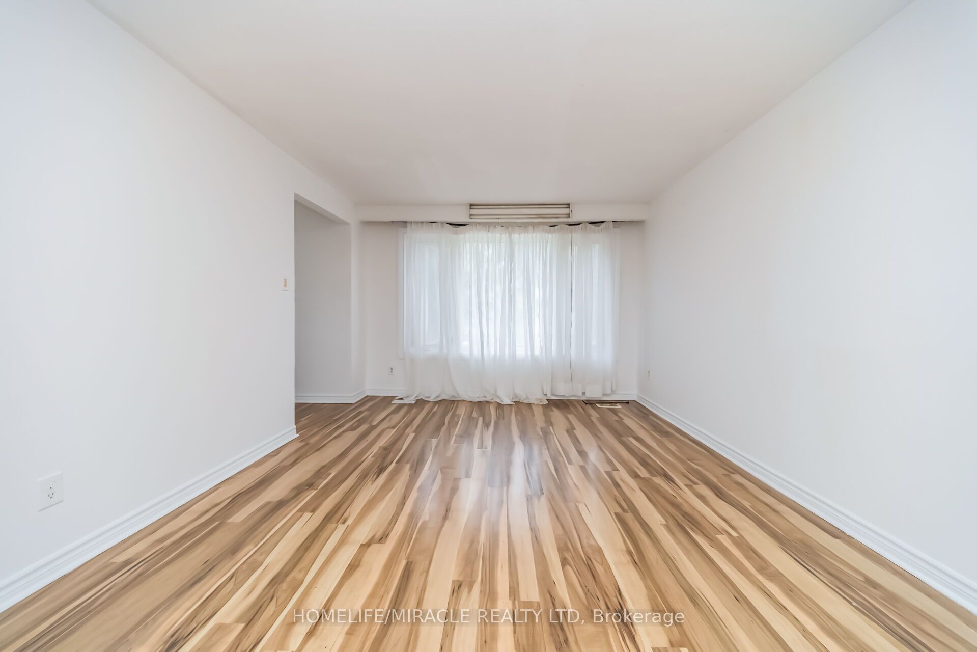 7187 Darcel Avenue Property Photo 14