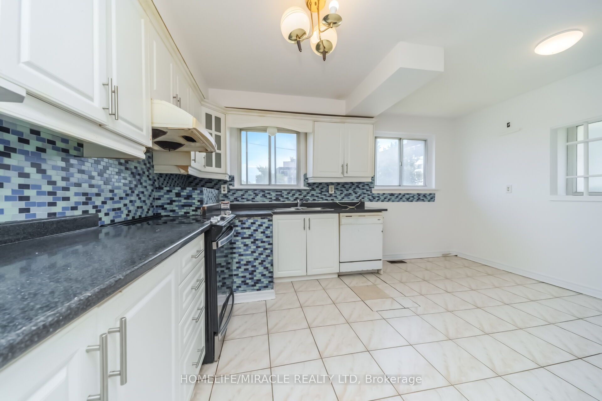 7187 Darcel Avenue Property Photo 15