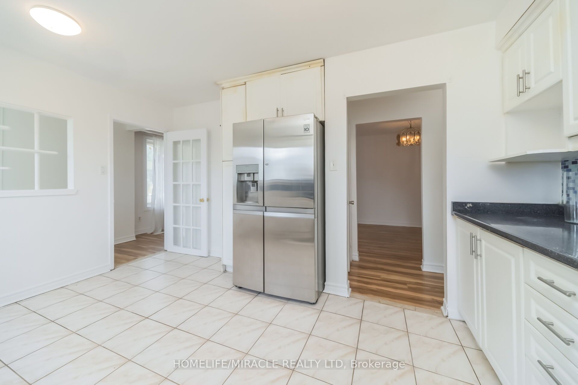 7187 Darcel Avenue Property Photo 16