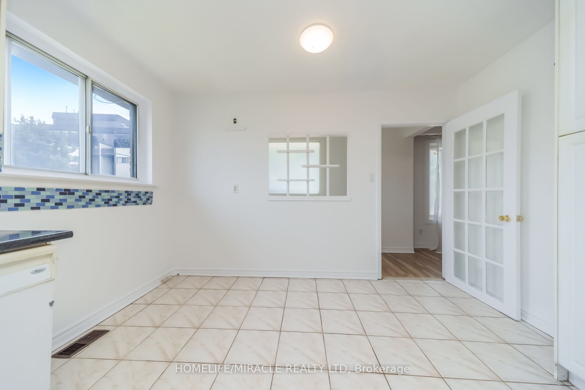 7187 Darcel Avenue Property Photo 17