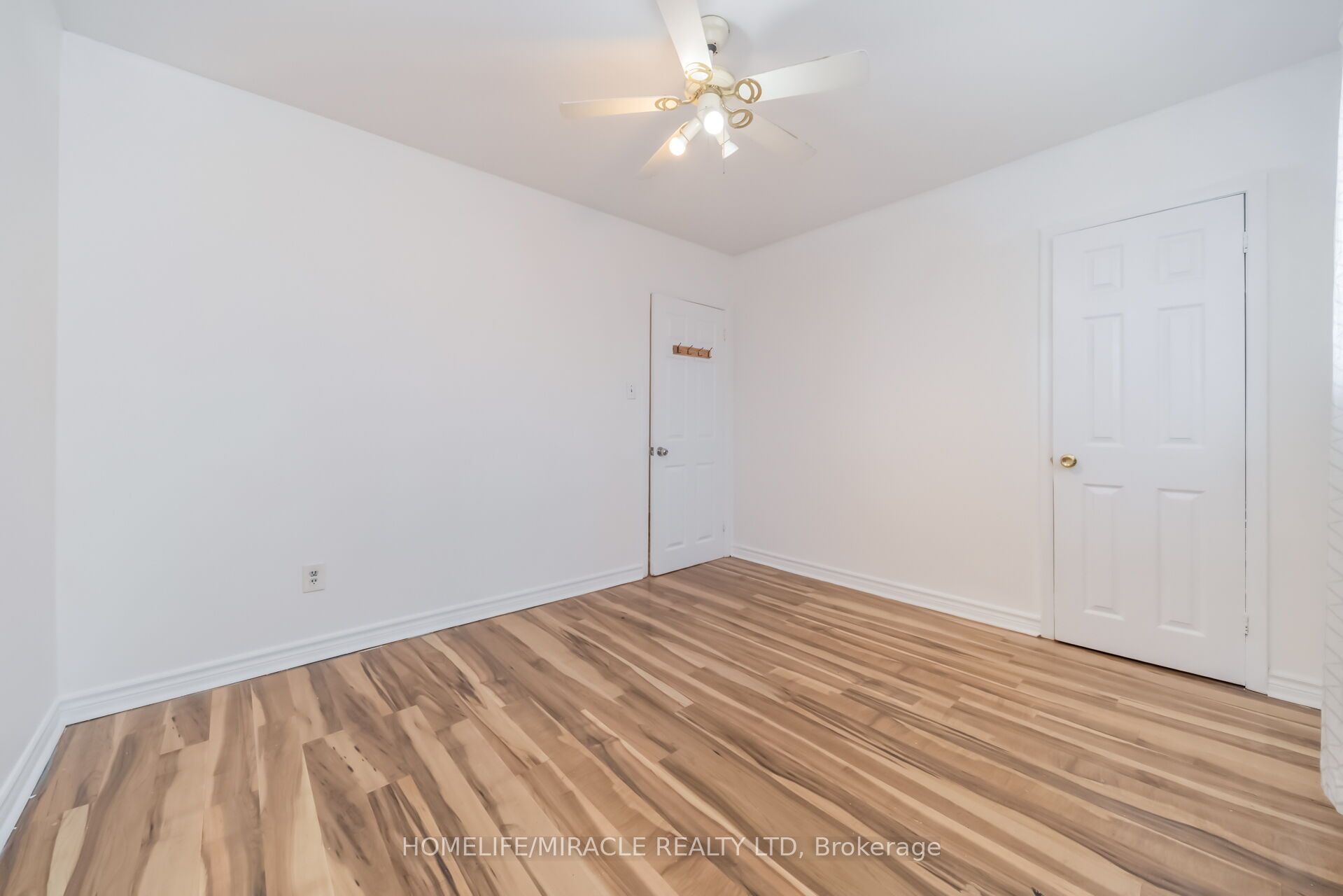 7187 Darcel Avenue Property Photo 23