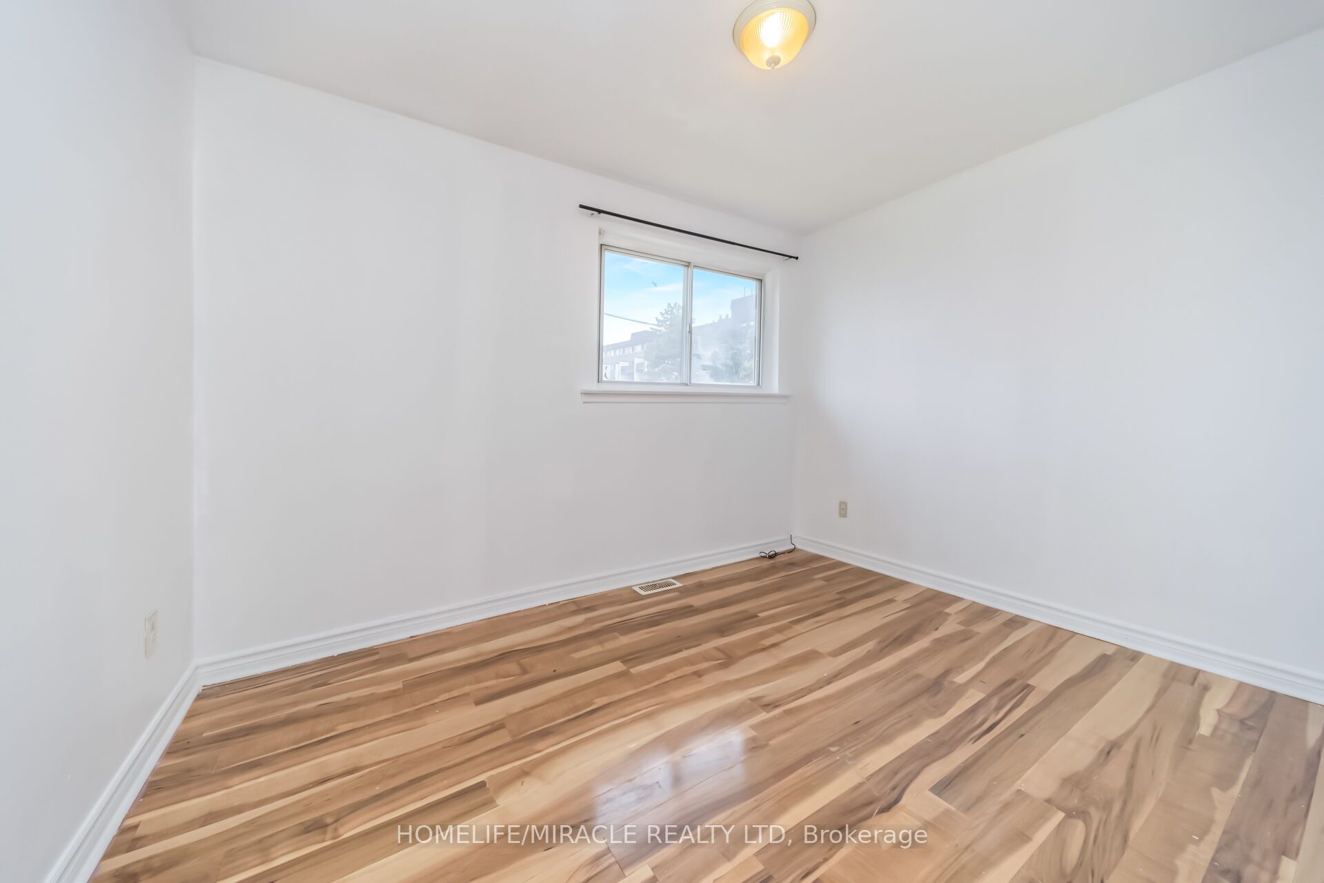 7187 Darcel Avenue Property Photo 24