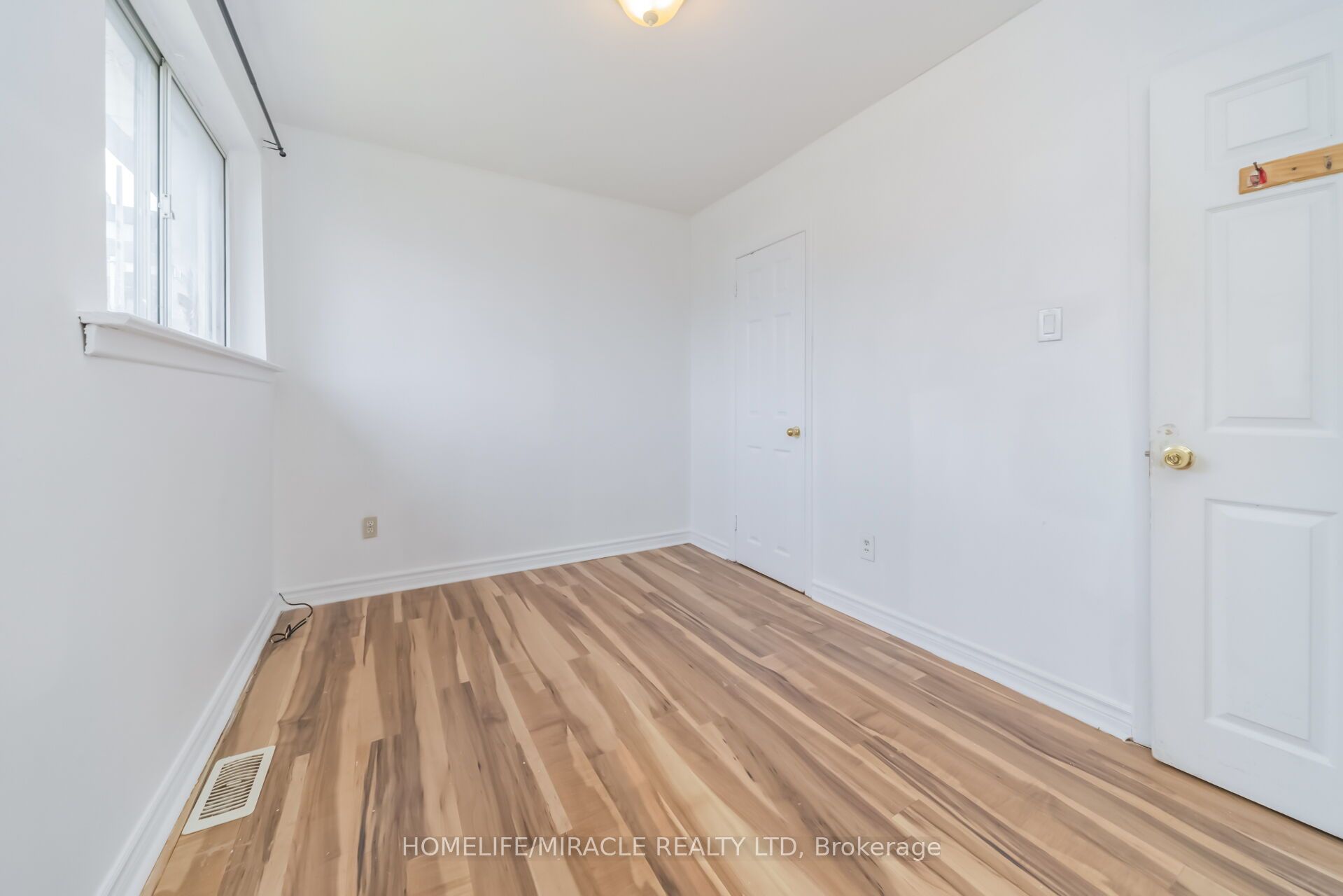 7187 Darcel Avenue Property Photo 25