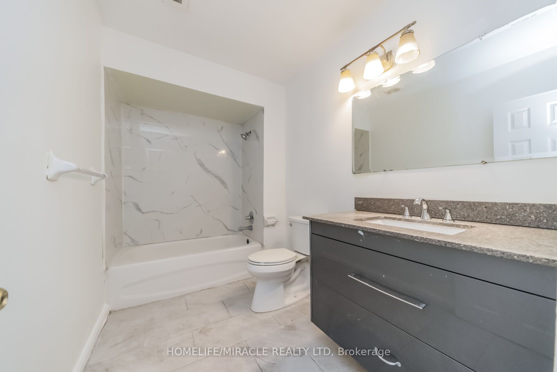 7187 Darcel Avenue Property Photo 29