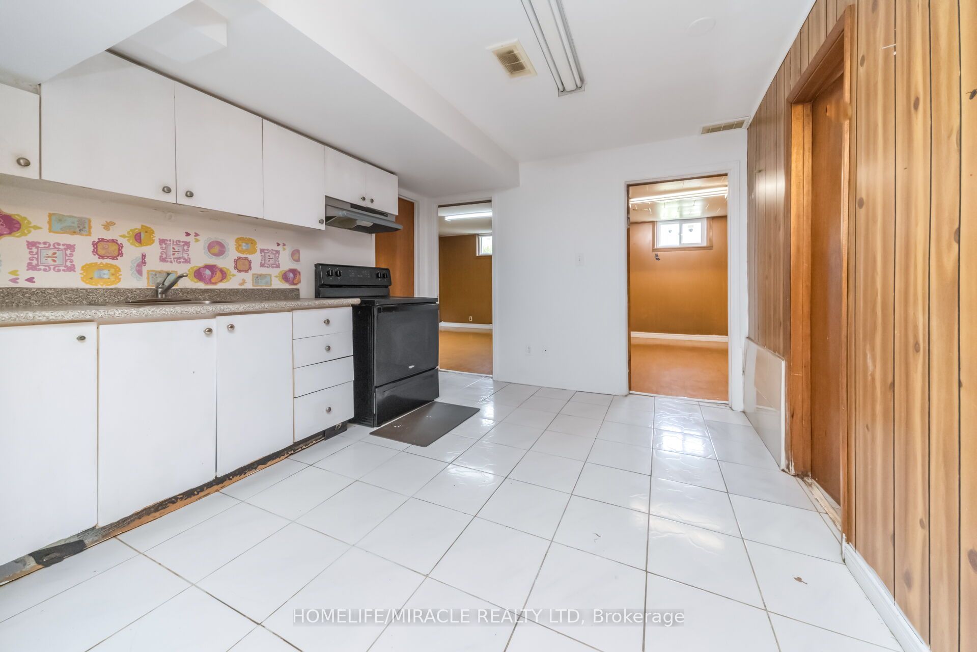 7187 Darcel Avenue Property Photo 34
