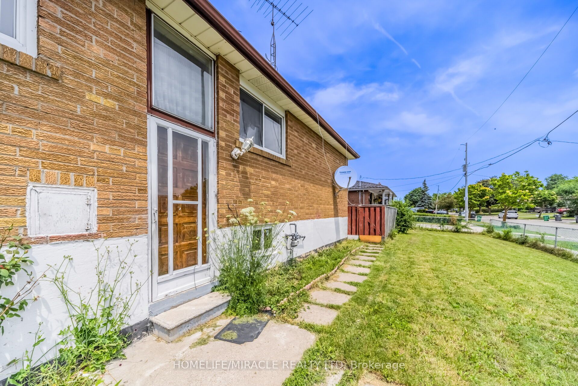 7187 Darcel Avenue Property Photo 43
