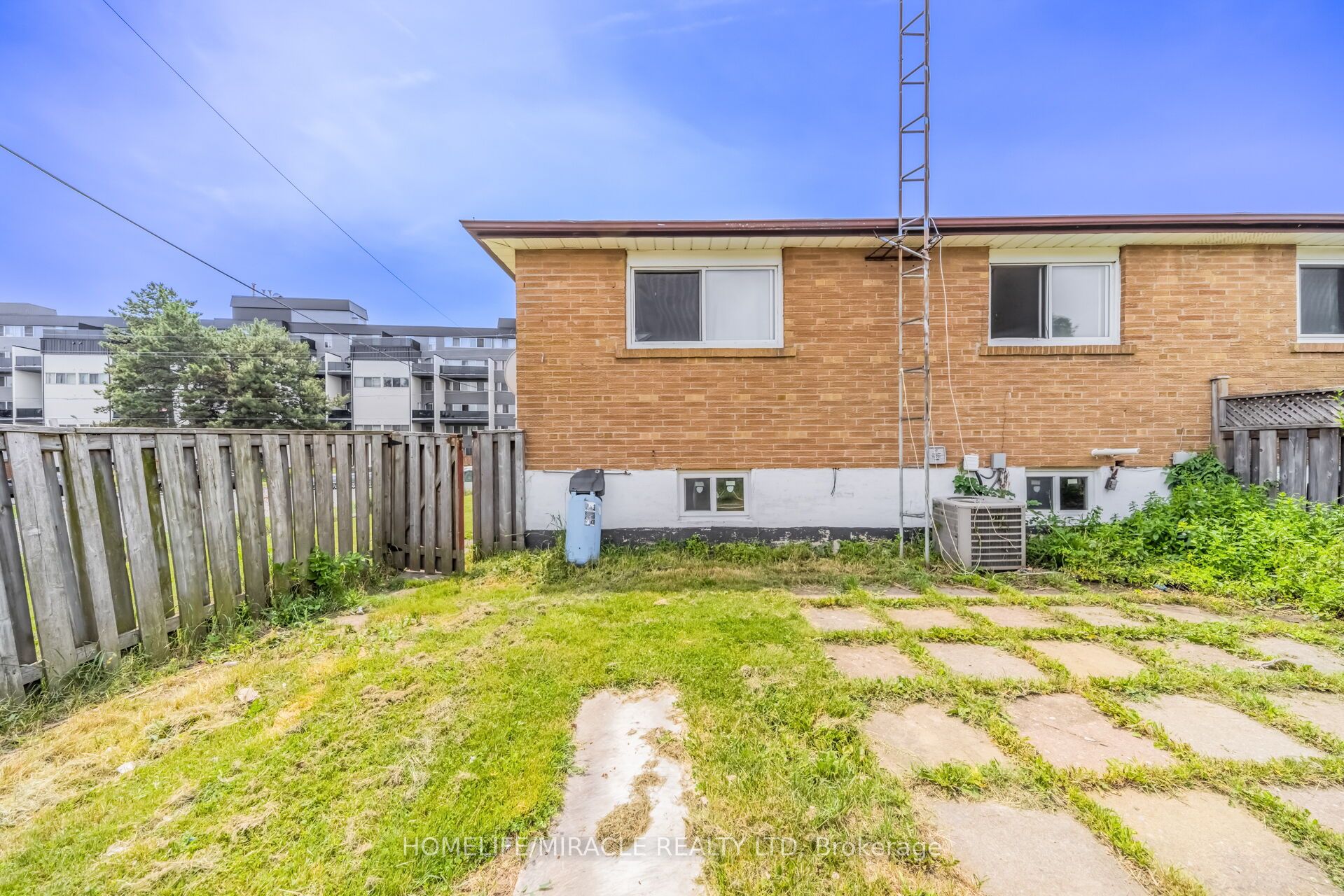 7187 Darcel Avenue Property Photo 47