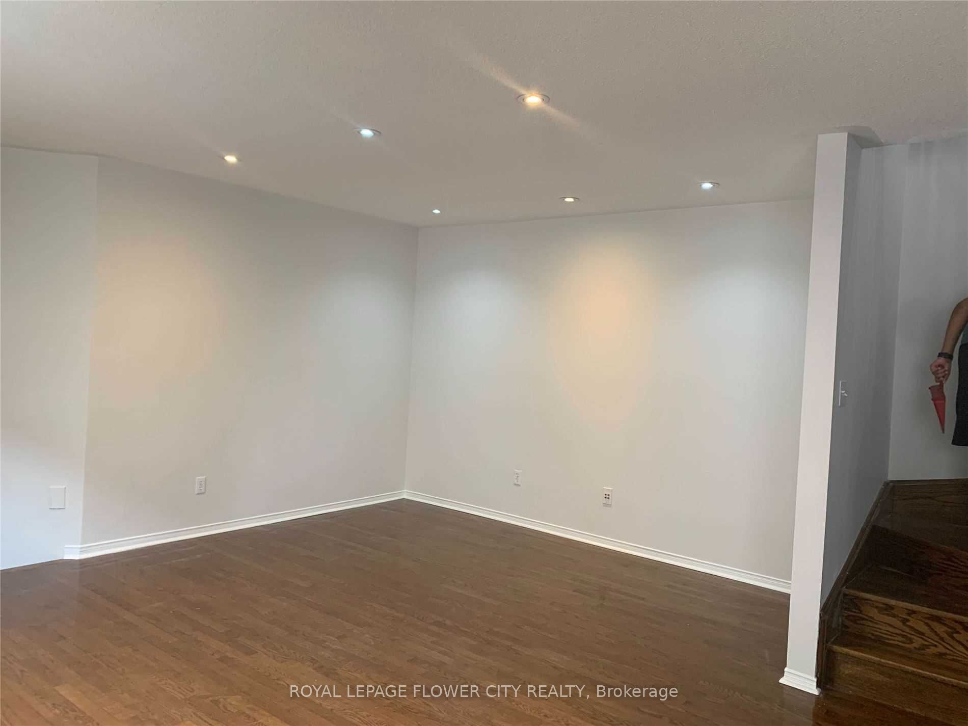 7227 Para Place Upper Property Photo 5