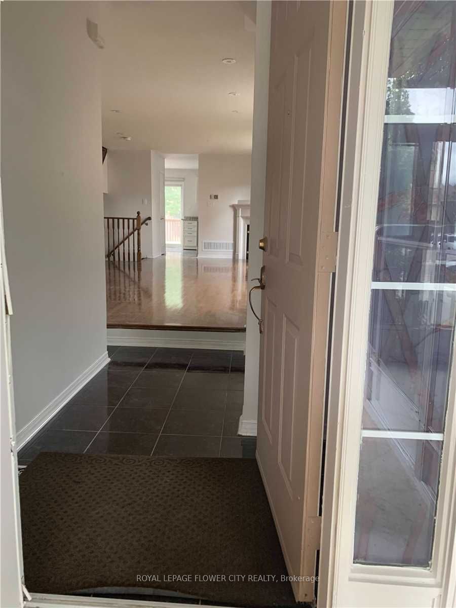 7227 Para Place Upper Property Photo 7