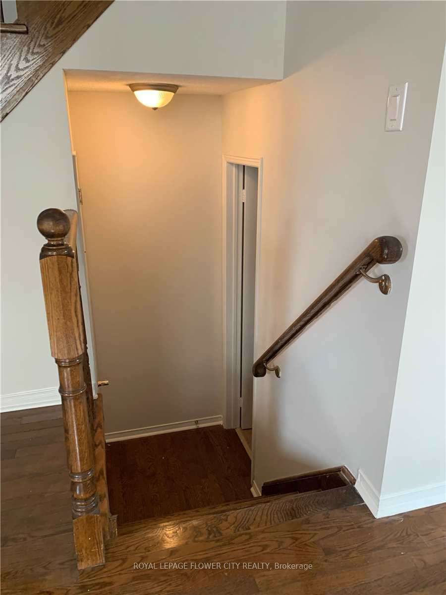 7227 Para Place Upper Property Photo 14