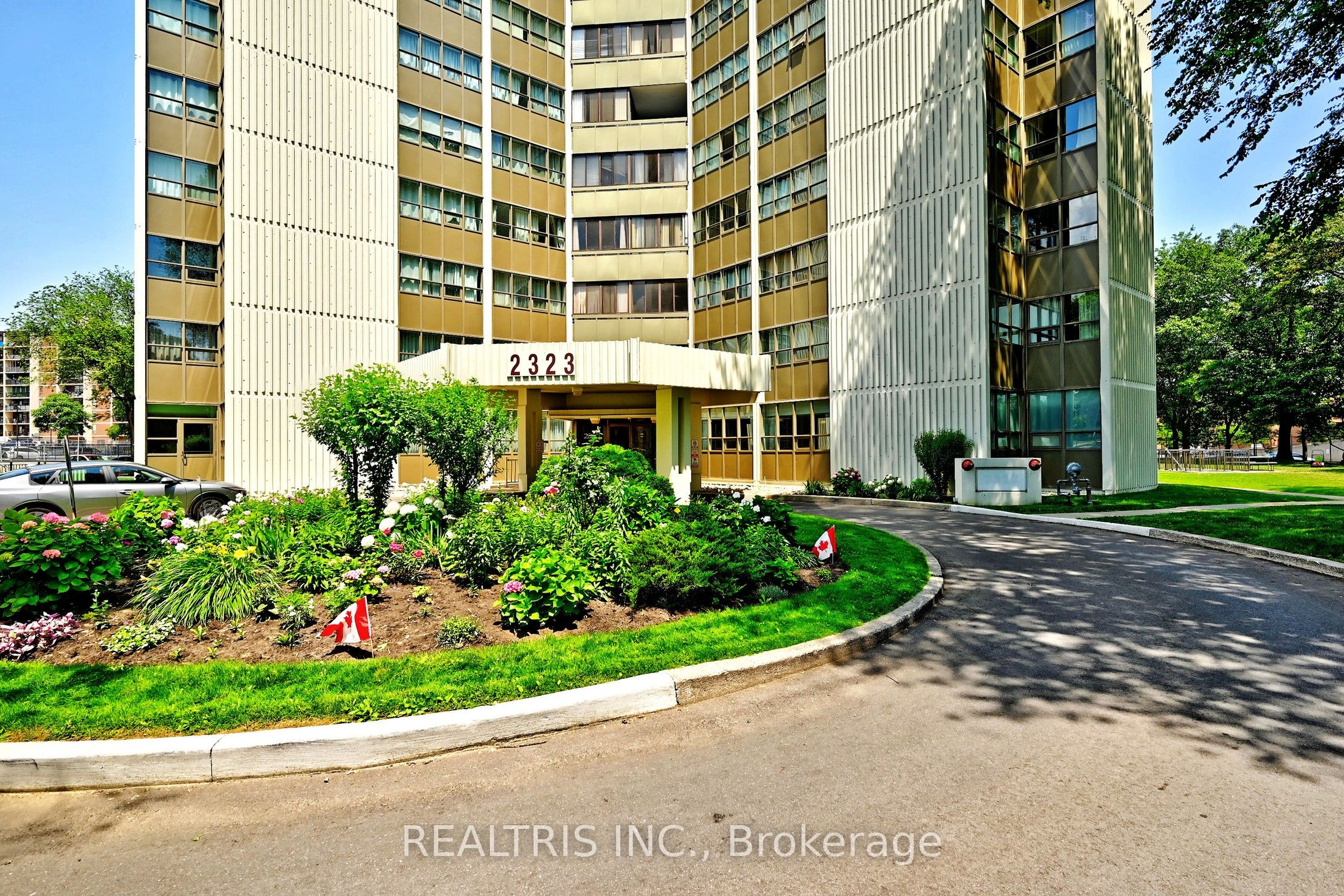 2323 Confederation Parkway 807 Property Photo 1