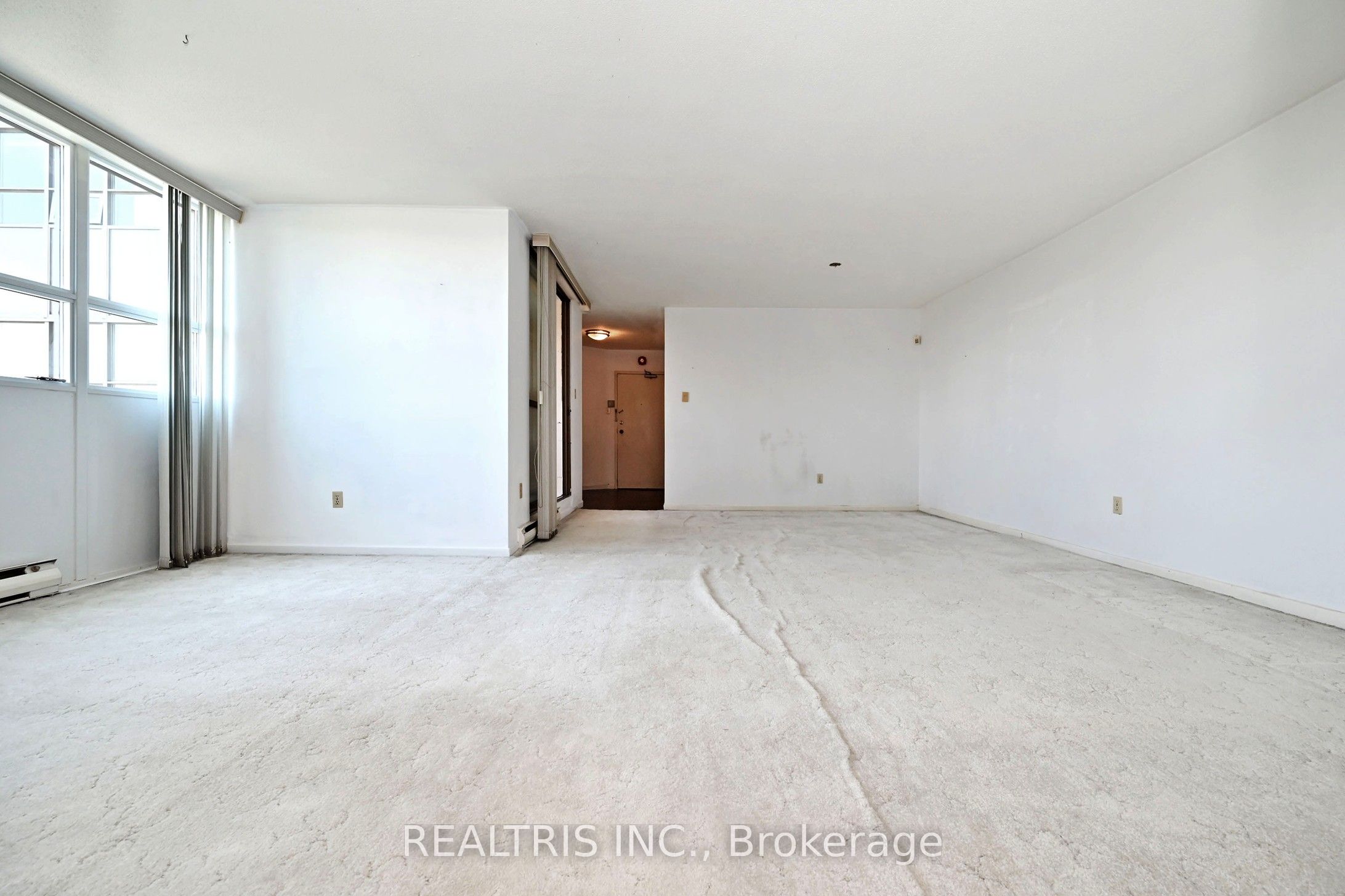 2323 Confederation Parkway 807 Property Photo 16