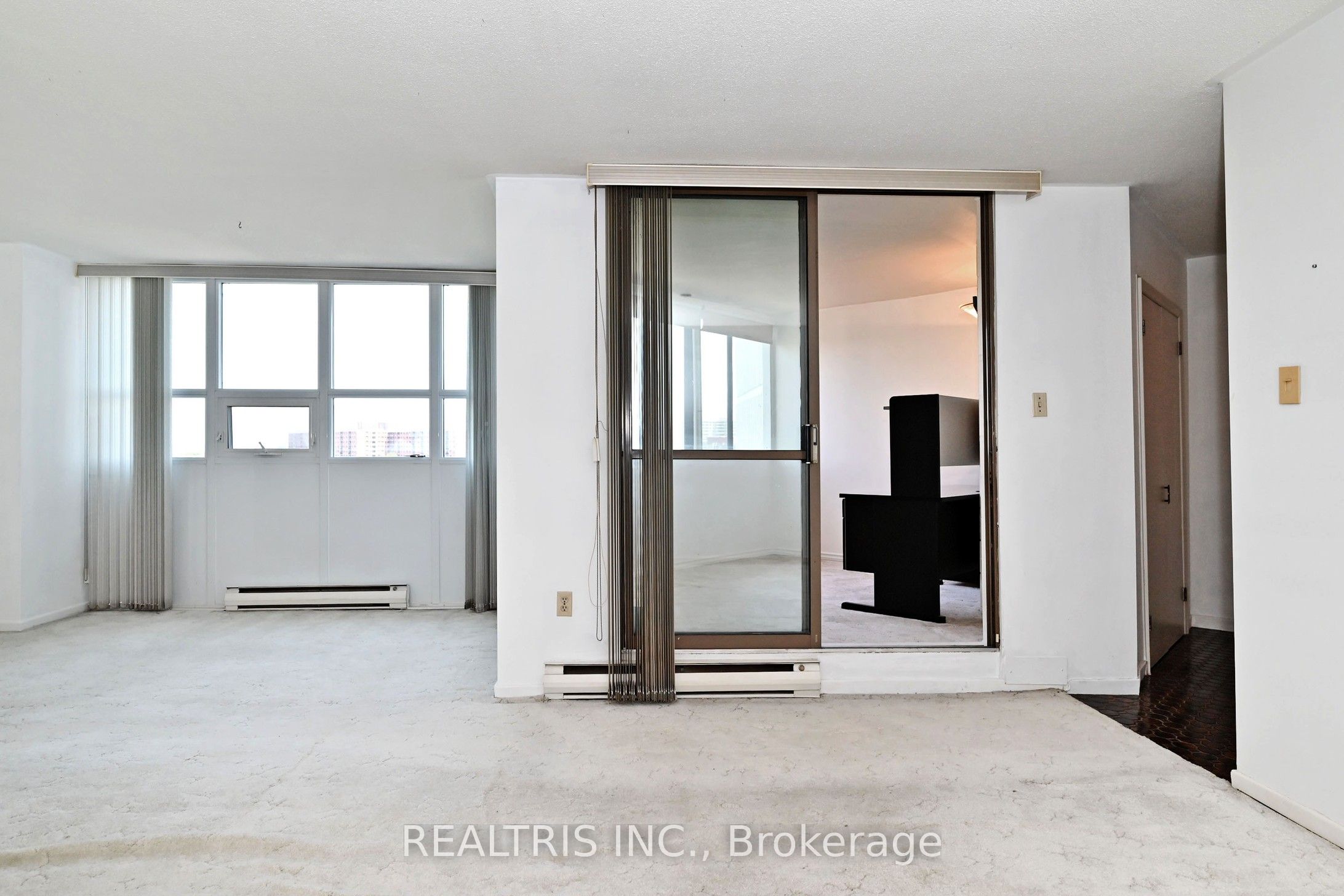 2323 Confederation Parkway 807 Property Photo 18