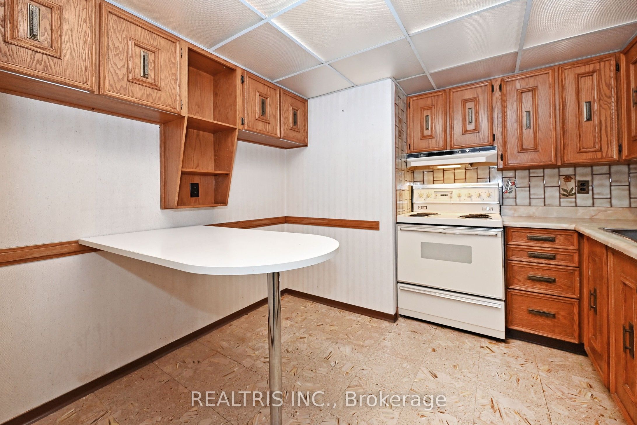 2323 Confederation Parkway 807 Property Photo 23