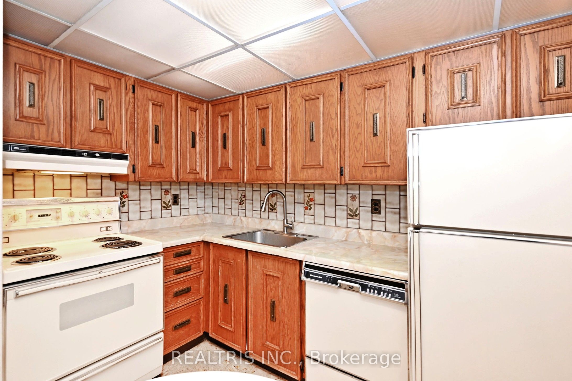 2323 Confederation Parkway 807 Property Photo 25