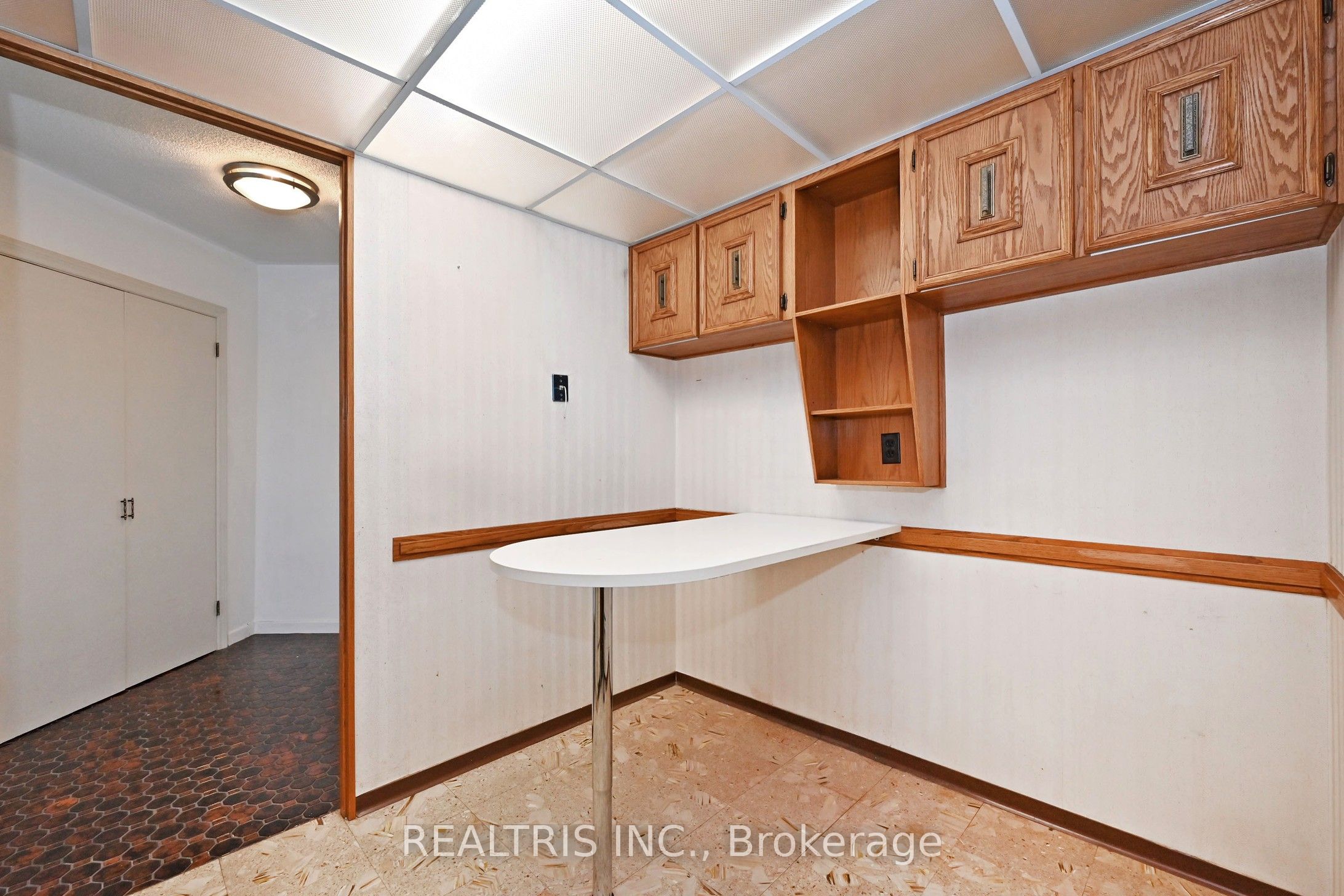 2323 Confederation Parkway 807 Property Photo 28
