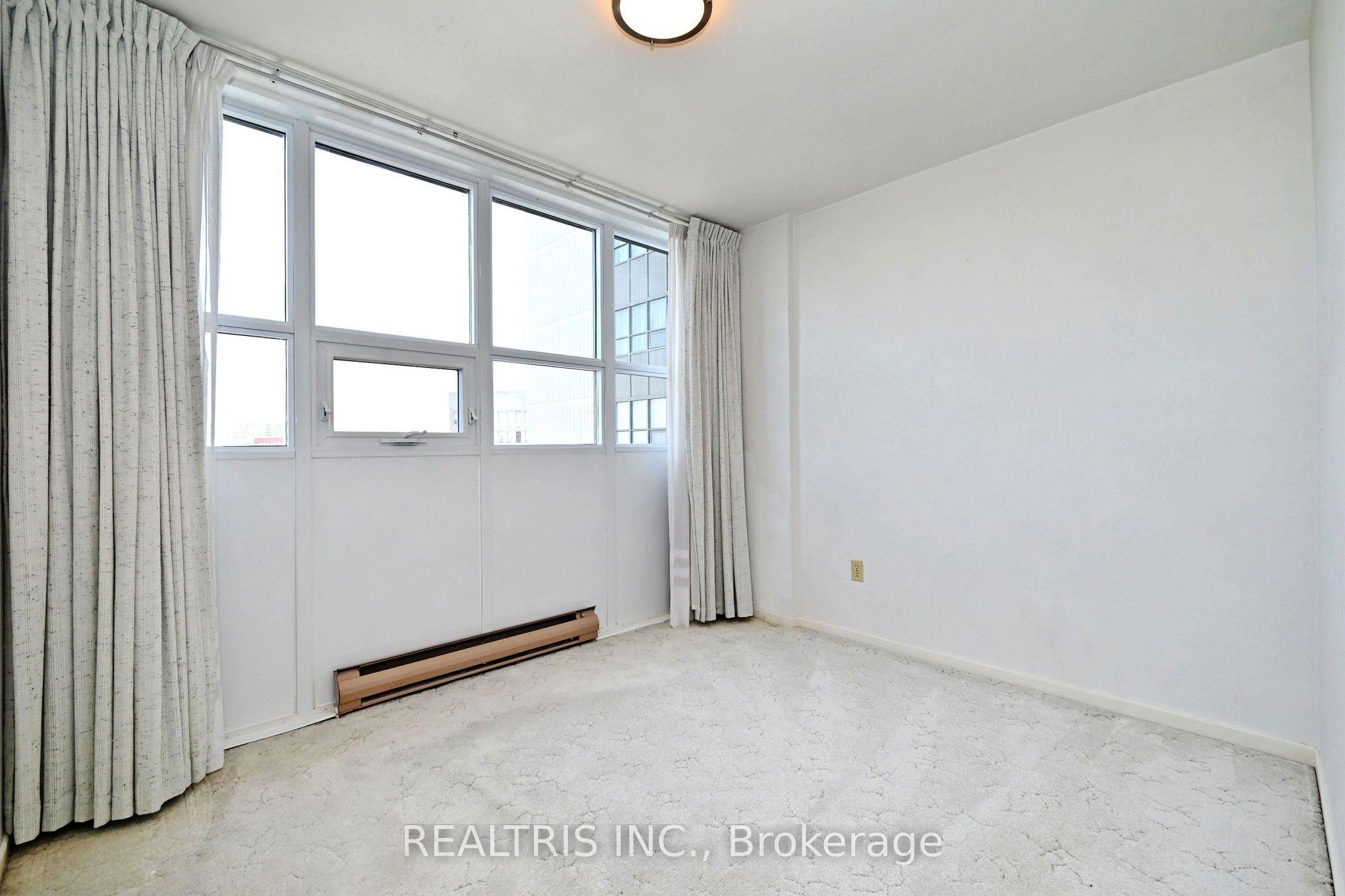 2323 Confederation Parkway 807 Property Photo 39