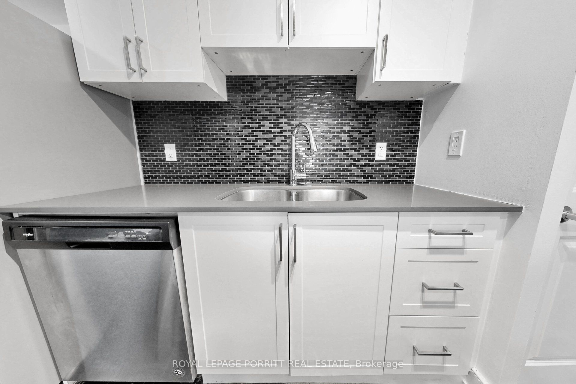 4 Superior Avenue 8 Property Photo 6