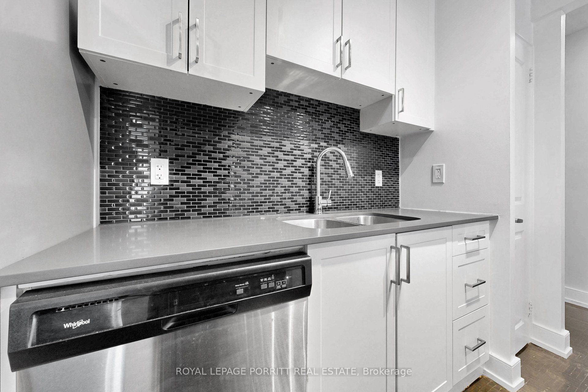 4 Superior Avenue 8 Property Photo 9