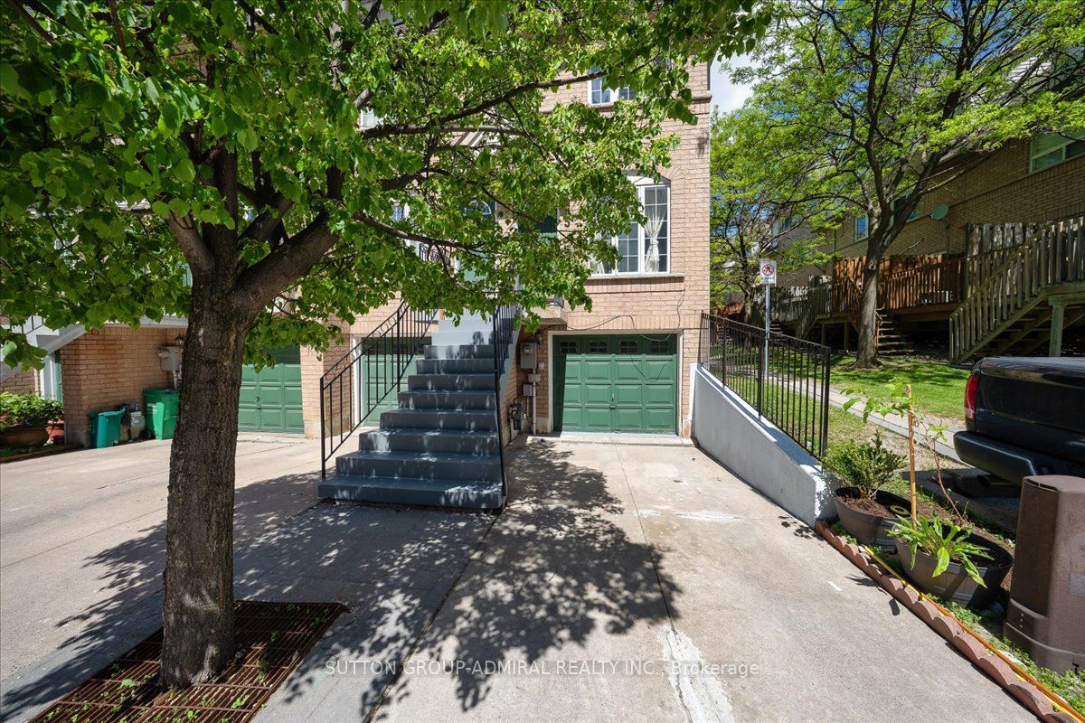 75 Strathaven Drive 35 Property Photo 3