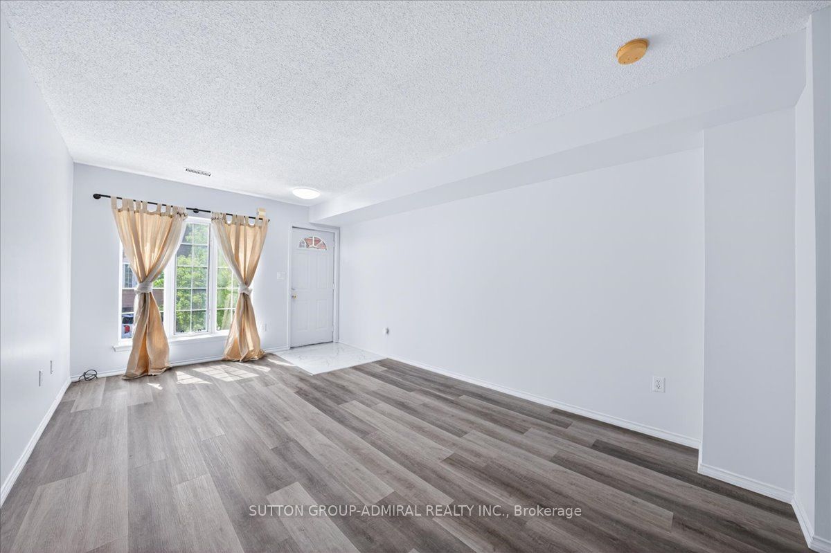 75 Strathaven Drive 35 Property Photo 10