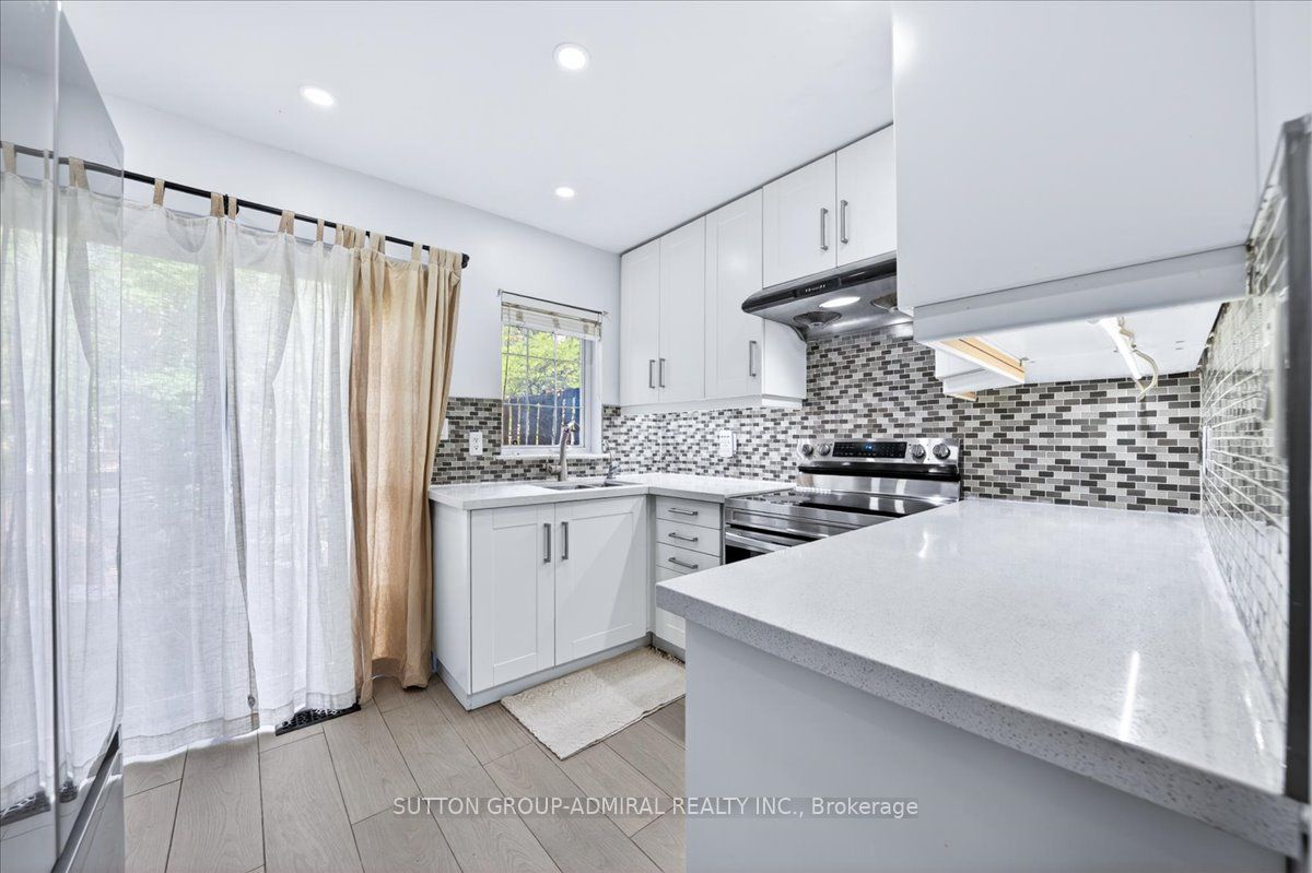 75 Strathaven Drive 35 Property Photo 12