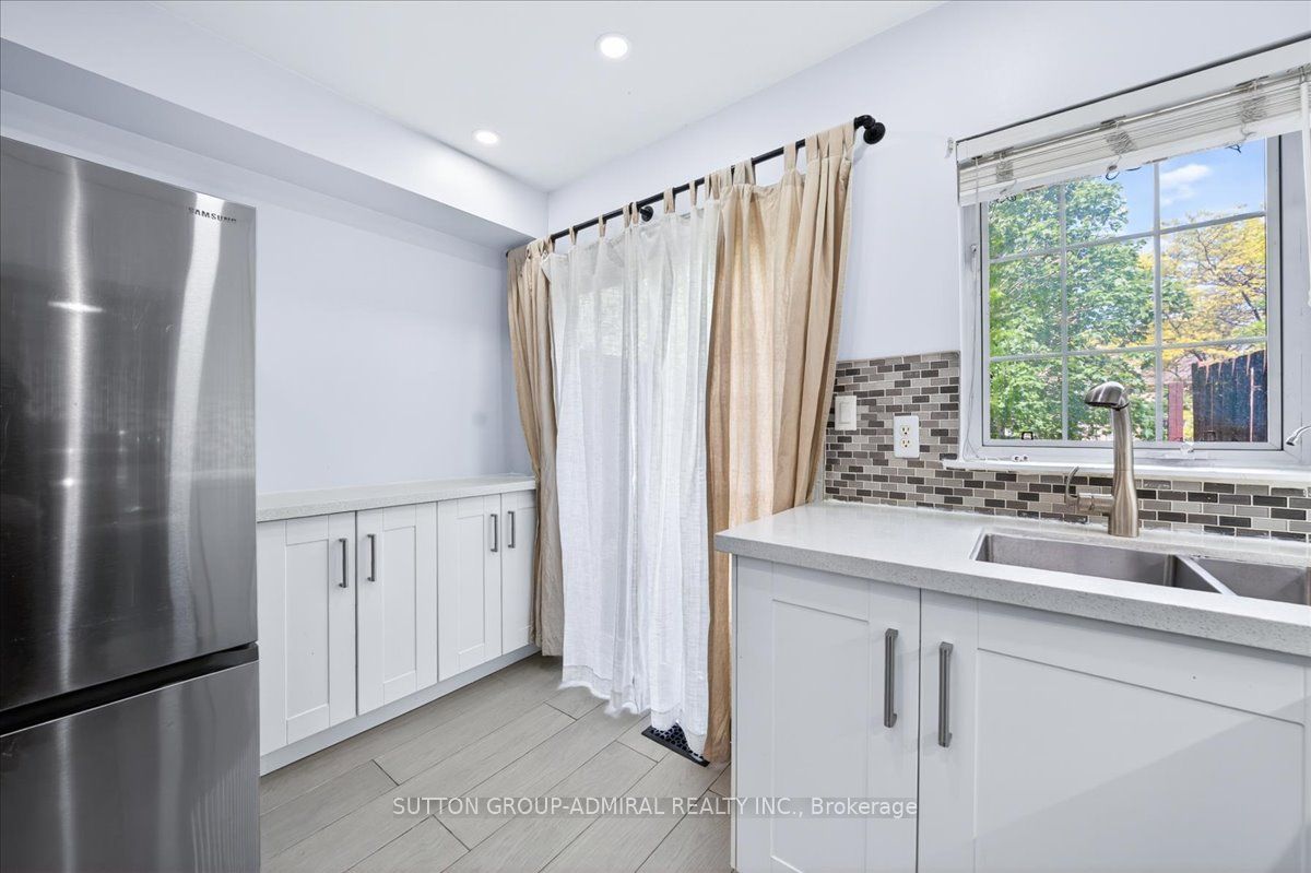 75 Strathaven Drive 35 Property Photo 16
