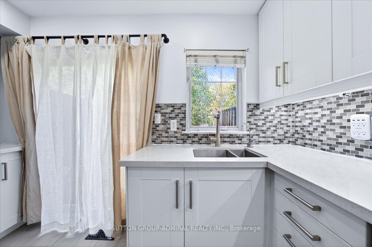 75 Strathaven Drive 35 Property Photo 17