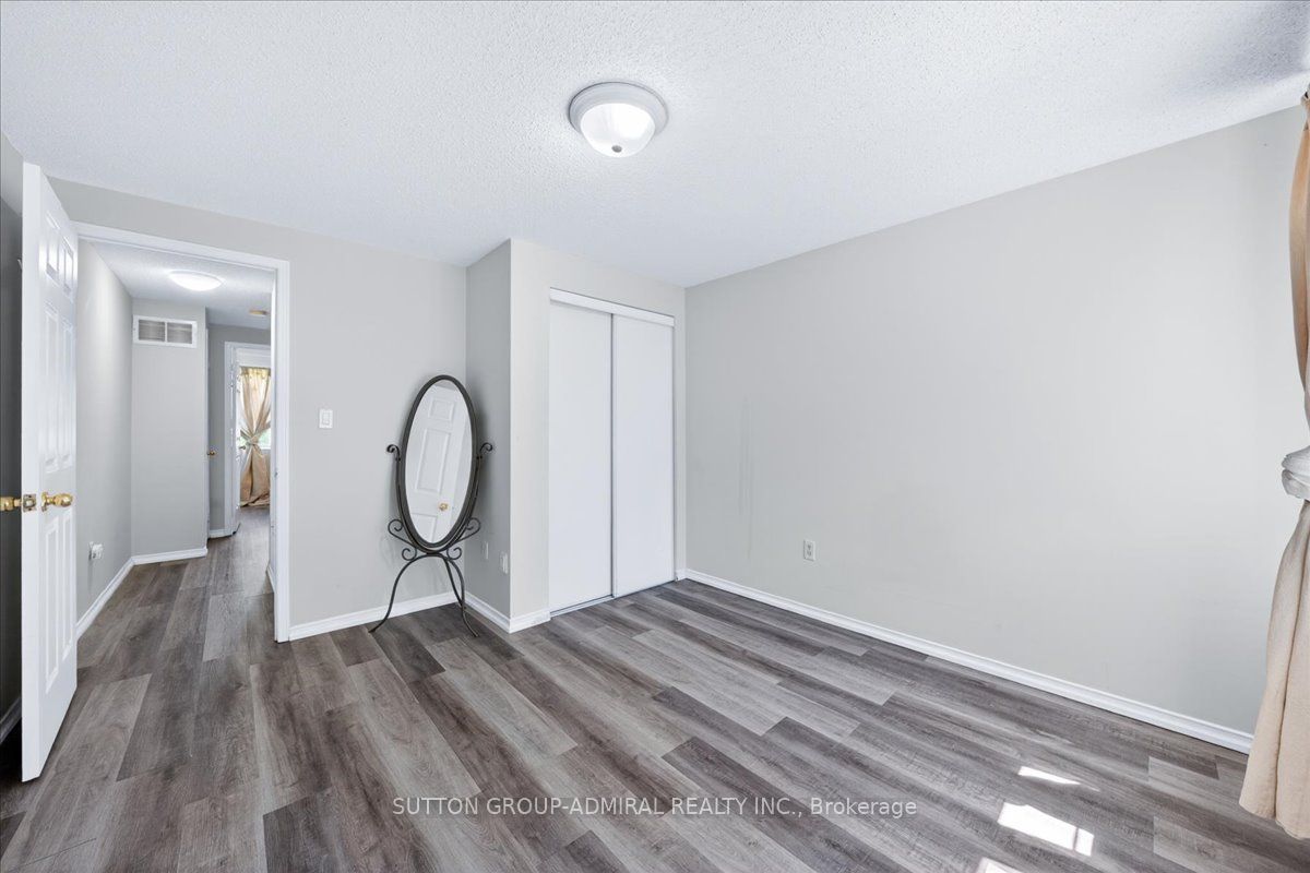 75 Strathaven Drive 35 Property Photo 23