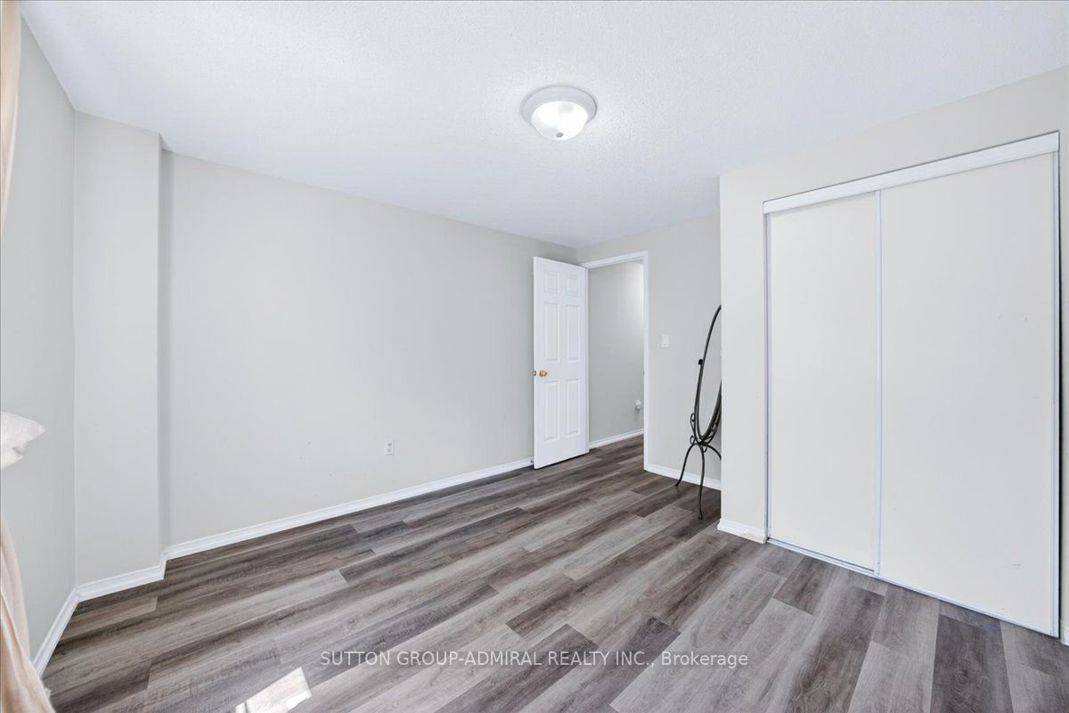 75 Strathaven Drive 35 Property Photo 24