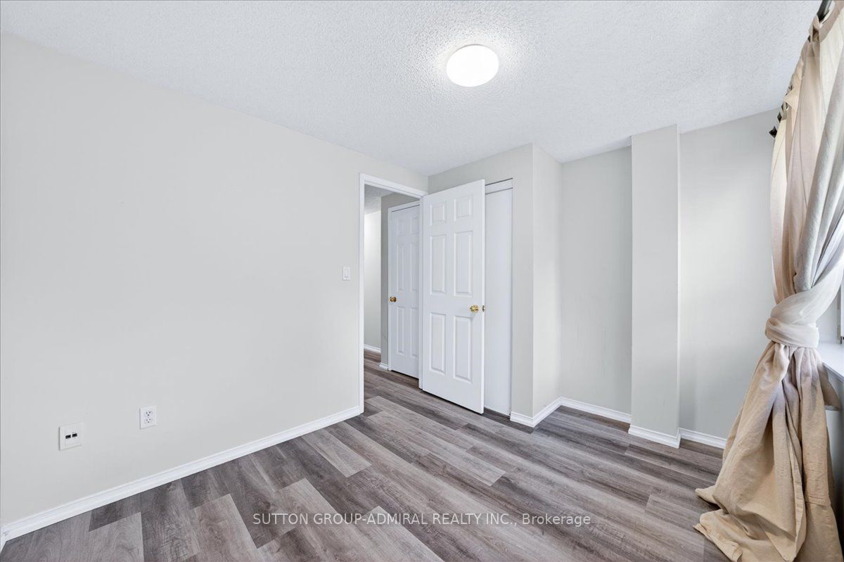 75 Strathaven Drive 35 Property Photo 28