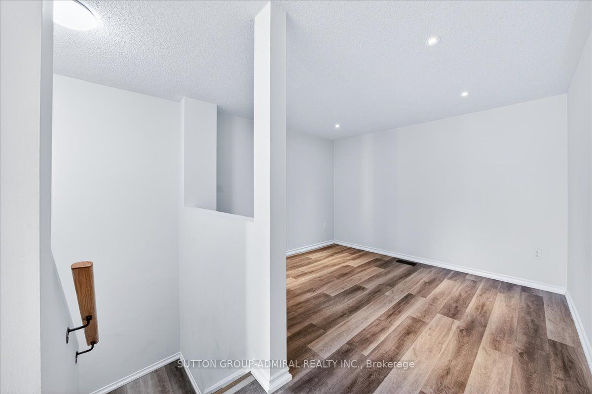 75 Strathaven Drive 35 Property Photo 30