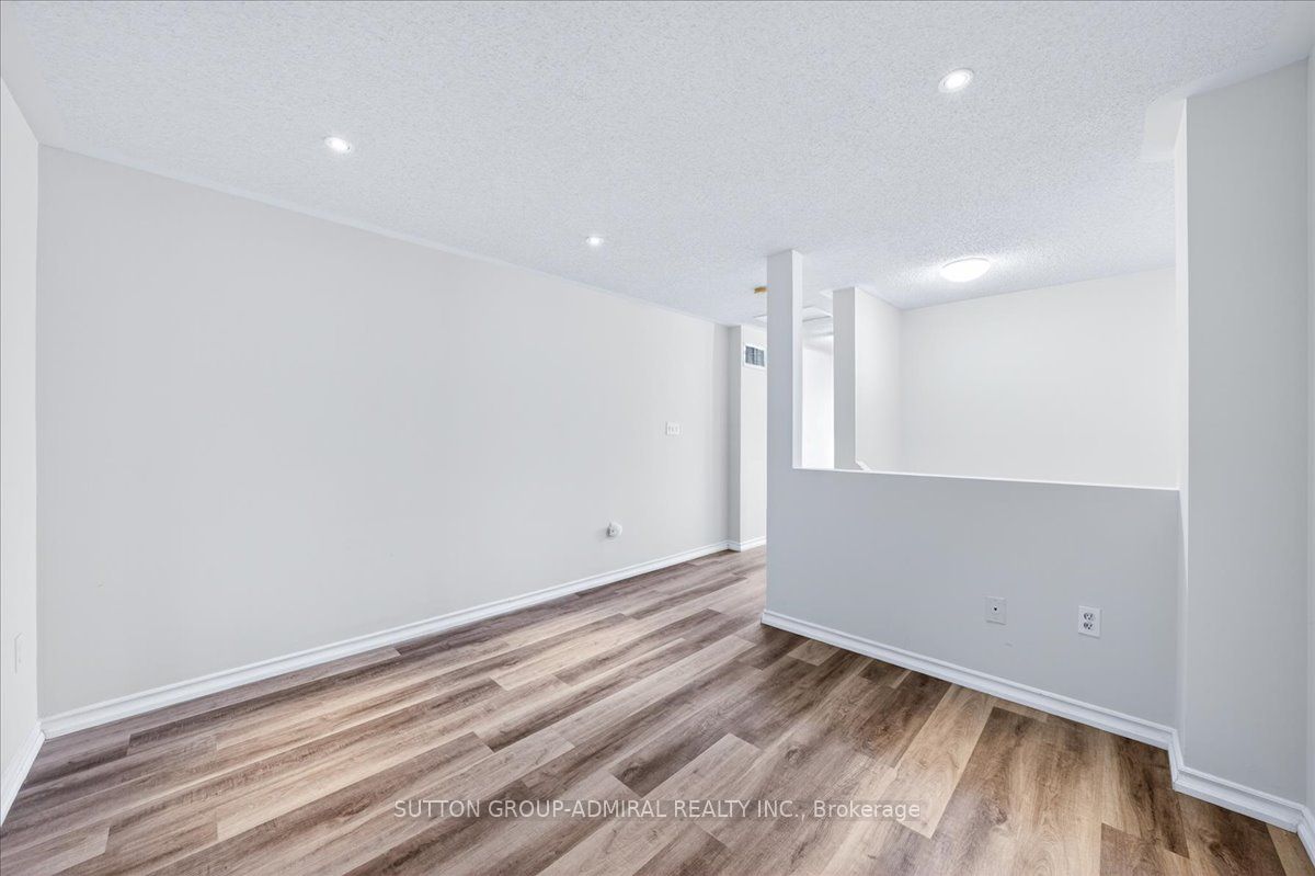 75 Strathaven Drive 35 Property Photo 33