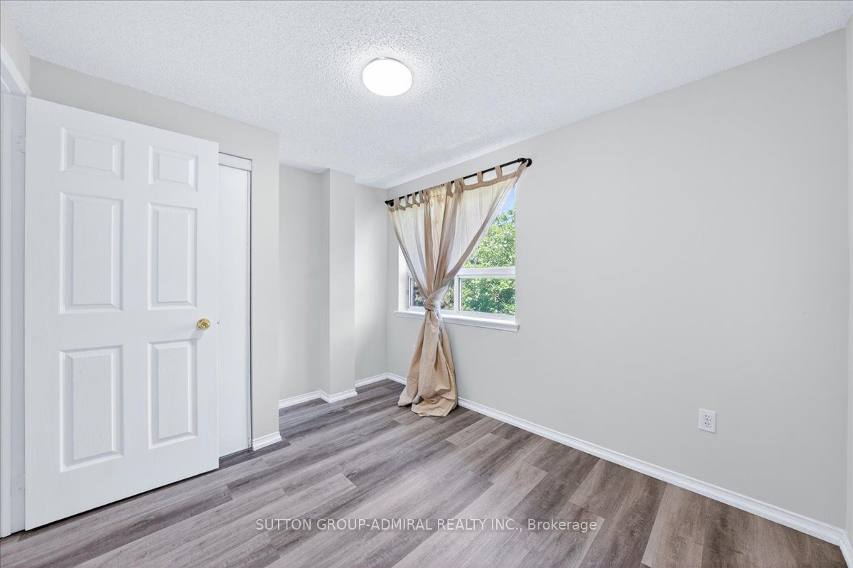 75 Strathaven Drive 35 Property Photo 34