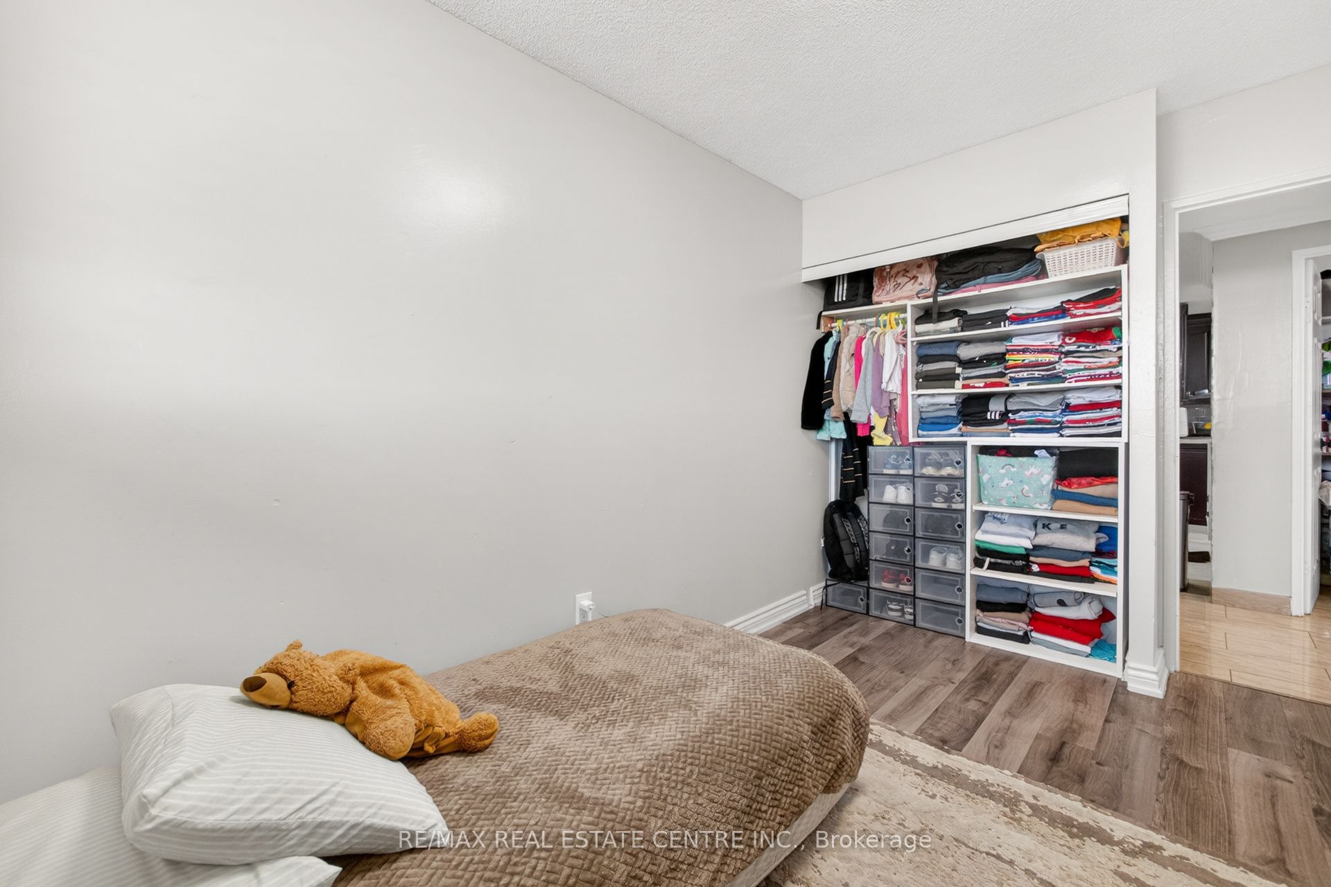 320 Dixon Road 1708 Property Photo 16